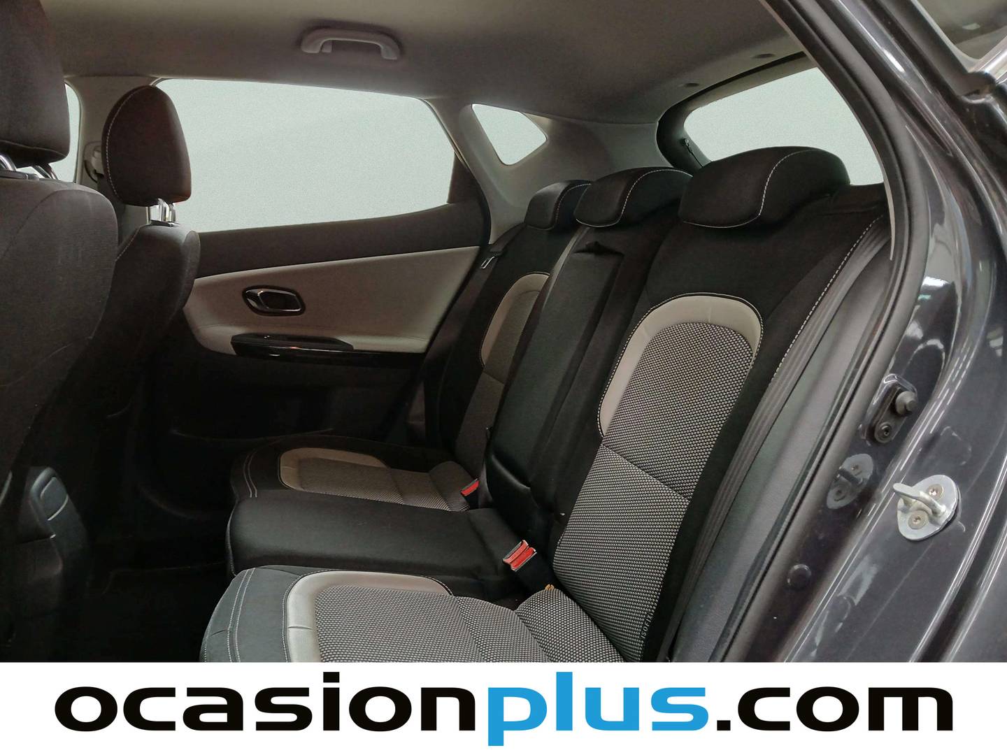 Foto asientos traseros KIA Ceed KIA Ceed 1.0 T-GDi Eco-Dynamics x-Tech17 (120 CV)