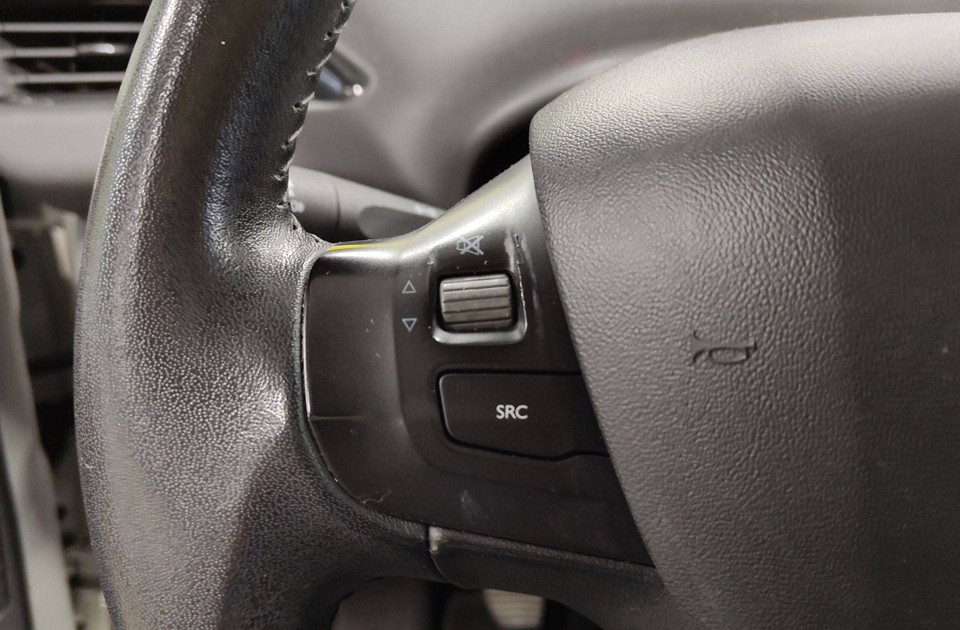 Peugeot 208 1.2 PureTech Active - foto 24