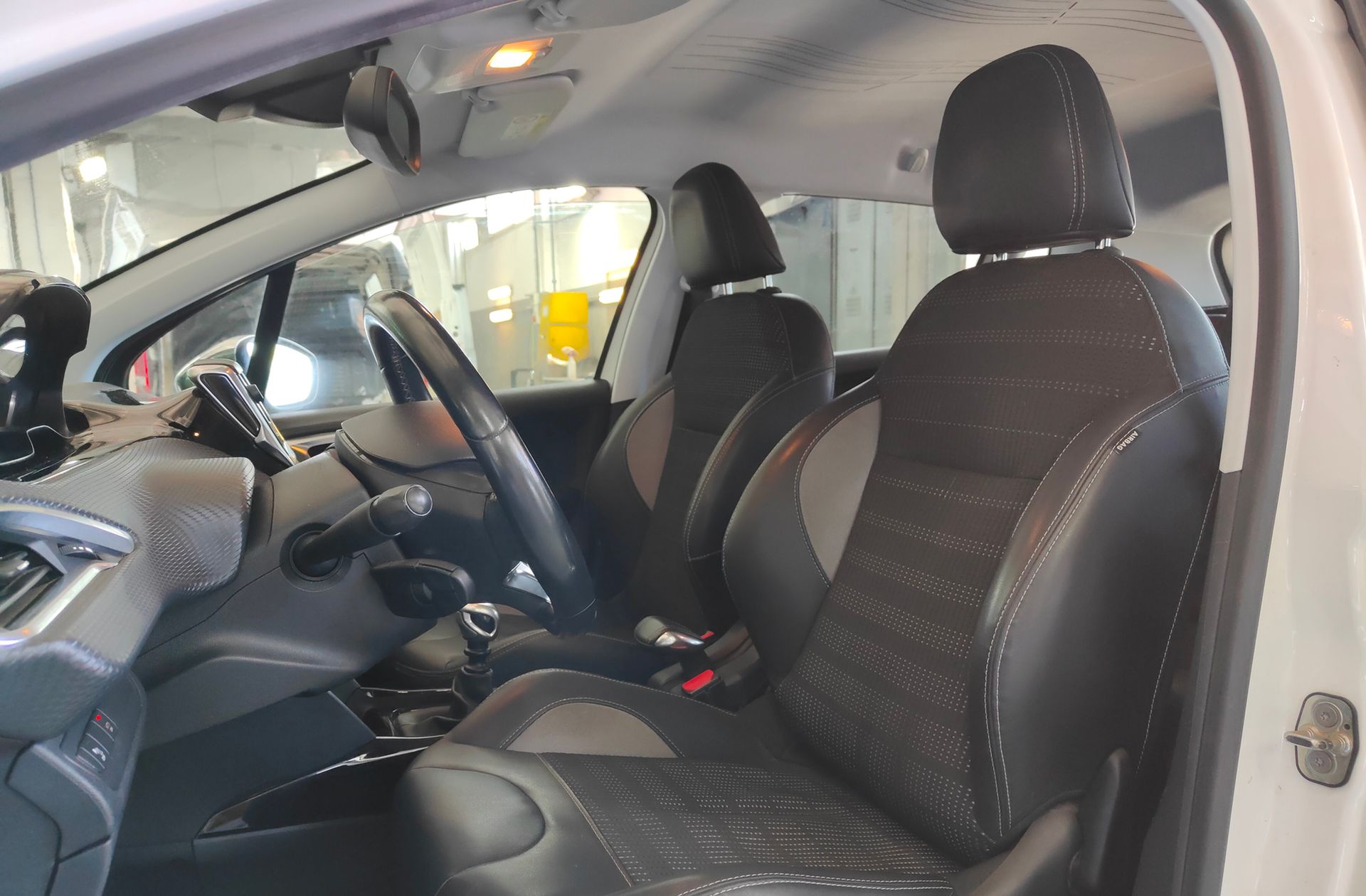Peugeot 2008 BlueHDi 120 Allure - foto 10