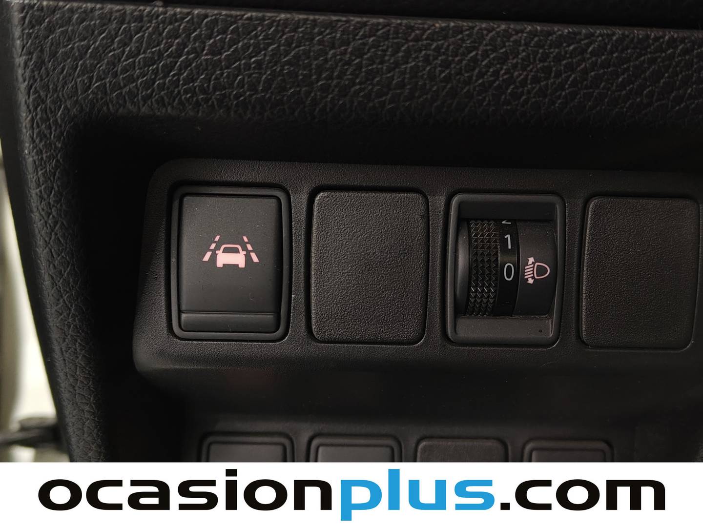 Acabados Nissan QASHQAI Nissan Qashqai 1.6 dCi N-Connecta 4x2 (130 CV)