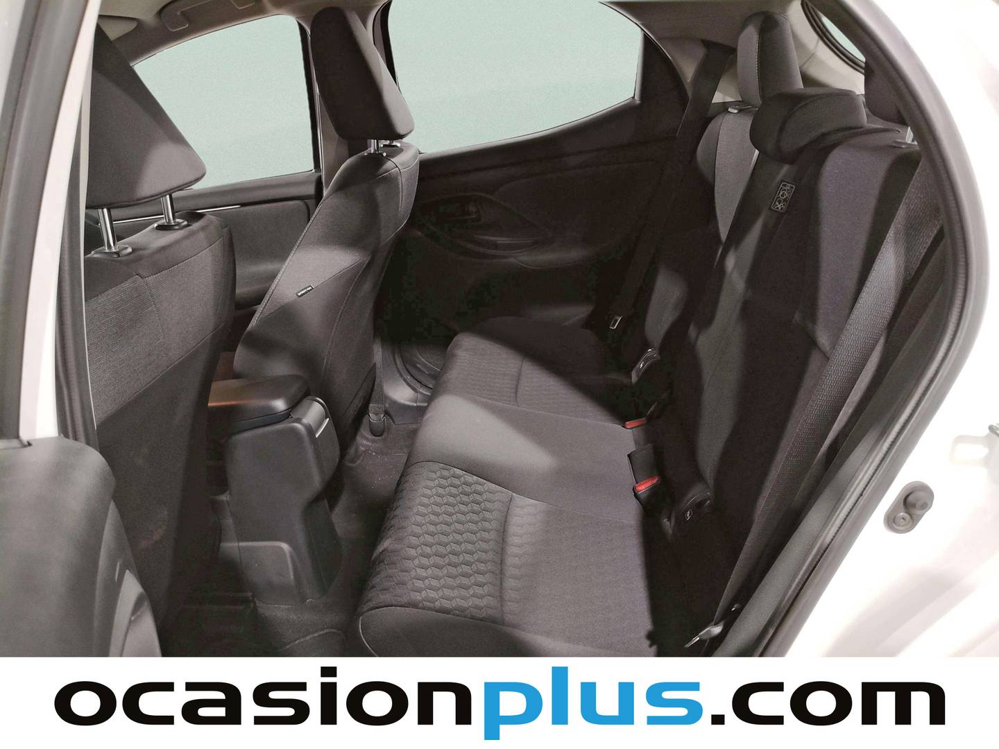 Foto asientos traseros Toyota Yaris Toyota Yaris 120H Active Tech (116 CV)