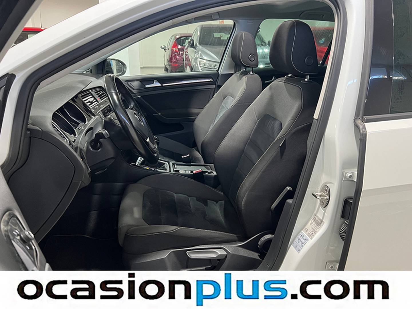Foto asientos delanteros Volkswagen Golf Volkswagen Golf Sport 1.6 TDI BMT (110 CV) Pack R-Line