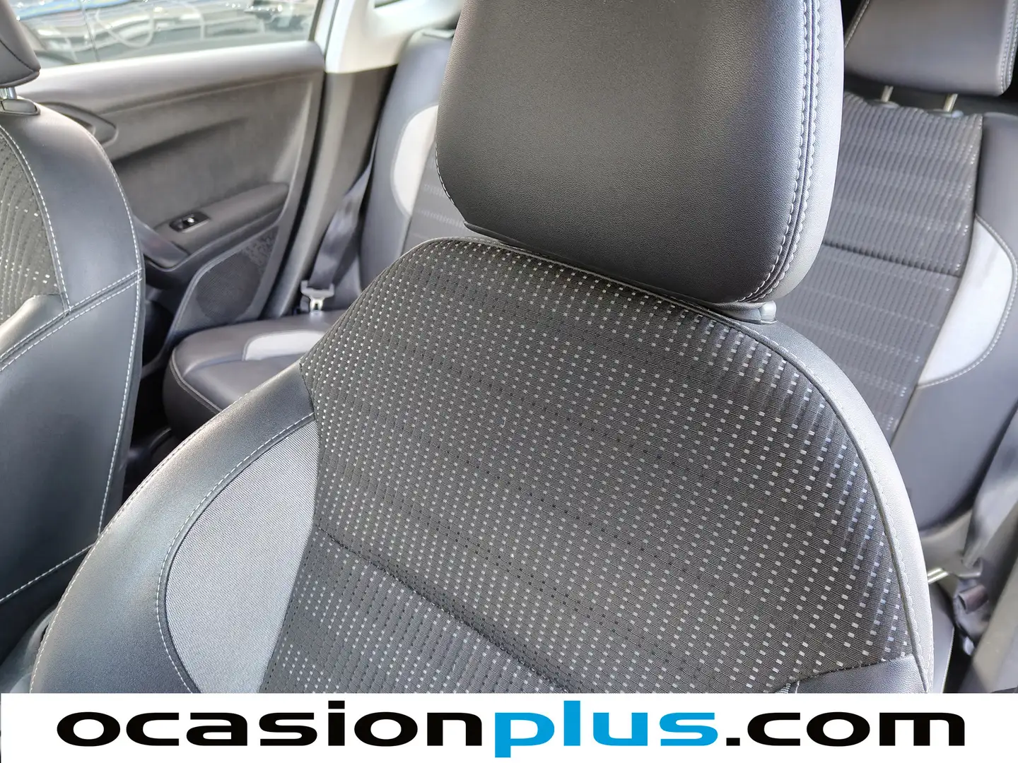 Foto Peugeot 2008 Peugeot 2008 PureTech 110 S&S Allure (110 CV)