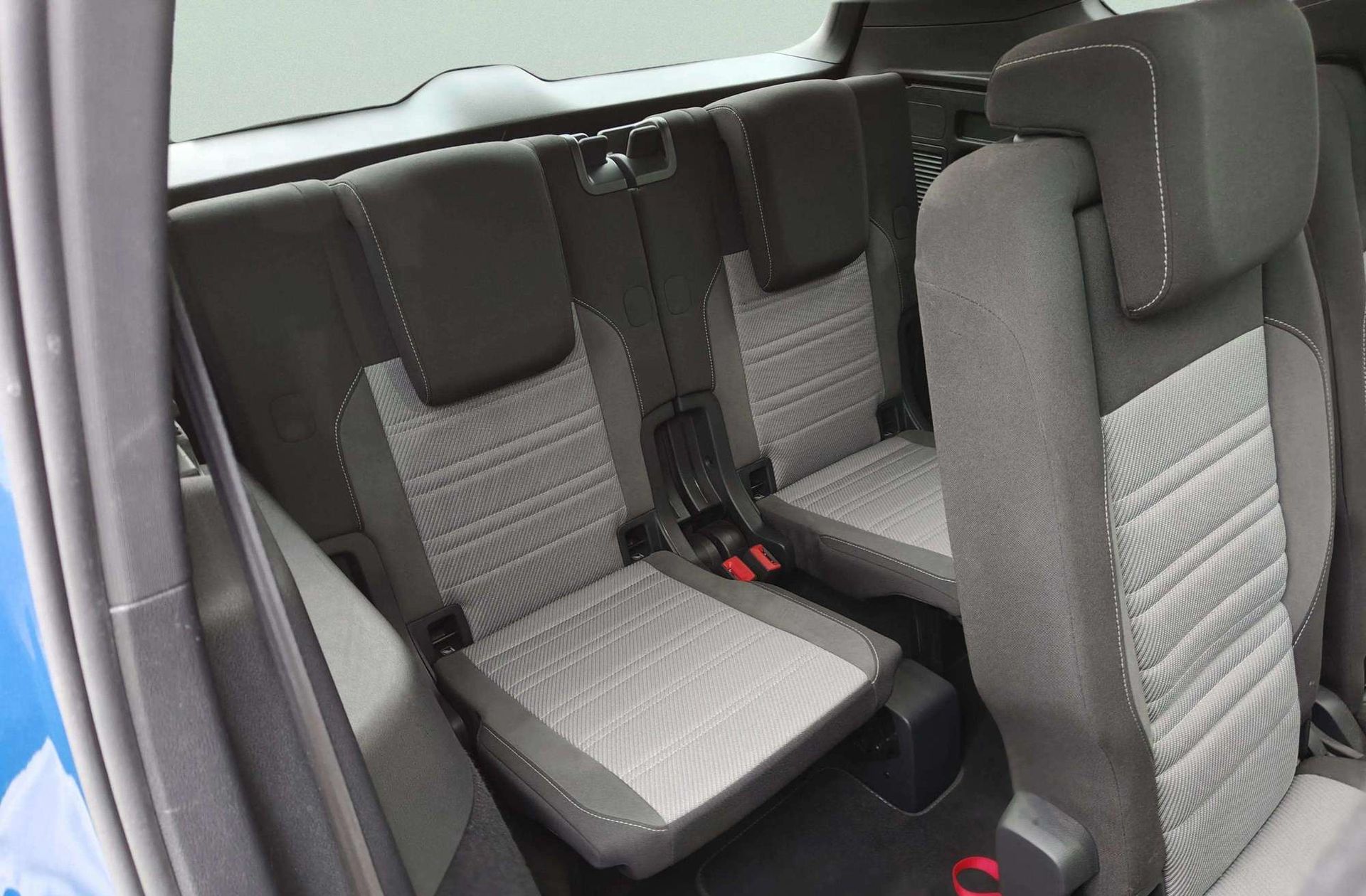 Volkswagen Touran Sport 1.8 TSI DSG 7 plazas Pack R-Line - foto 24