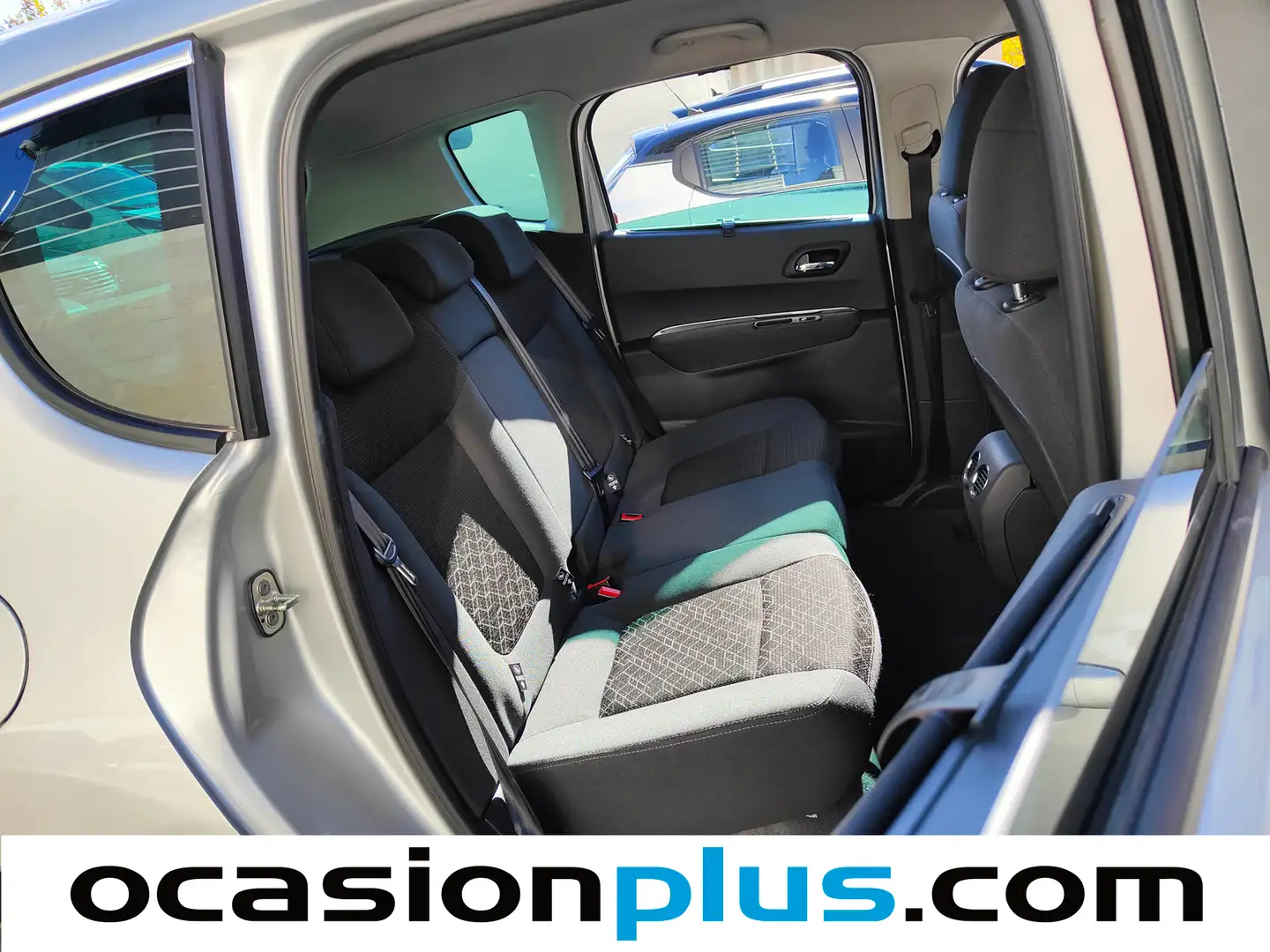 Foto Peugeot 3008 Peugeot 3008 1.6 VTI Style (120 CV)