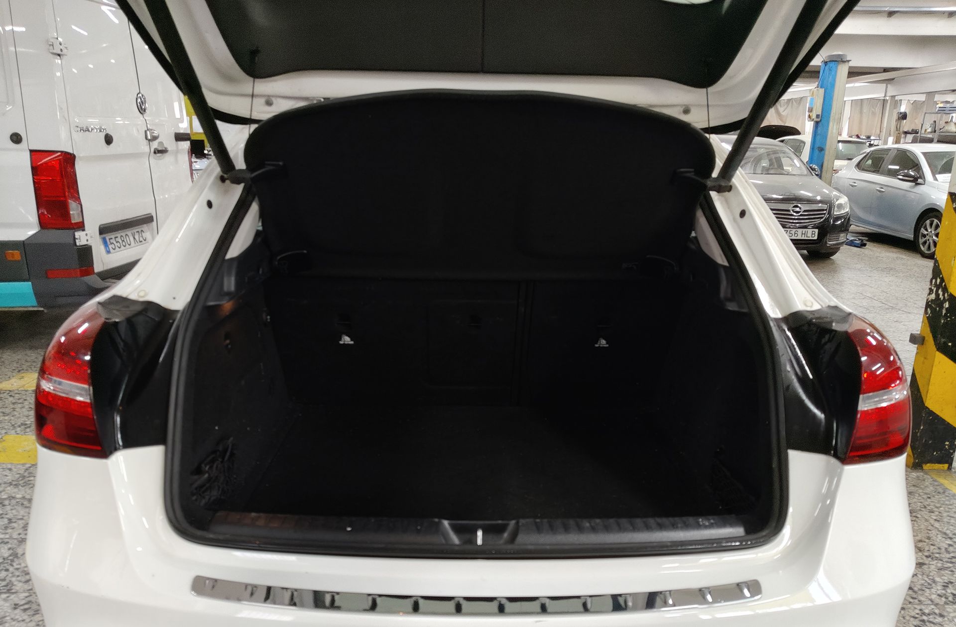 Mercedes-Benz GLA 200 d - foto 16