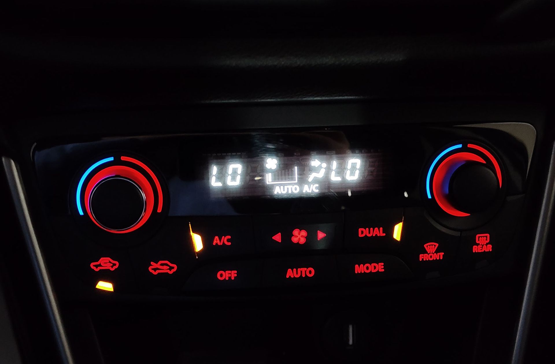 Suzuki S-Cross 1.4T Mild Hybrid S2 4WD - foto 37