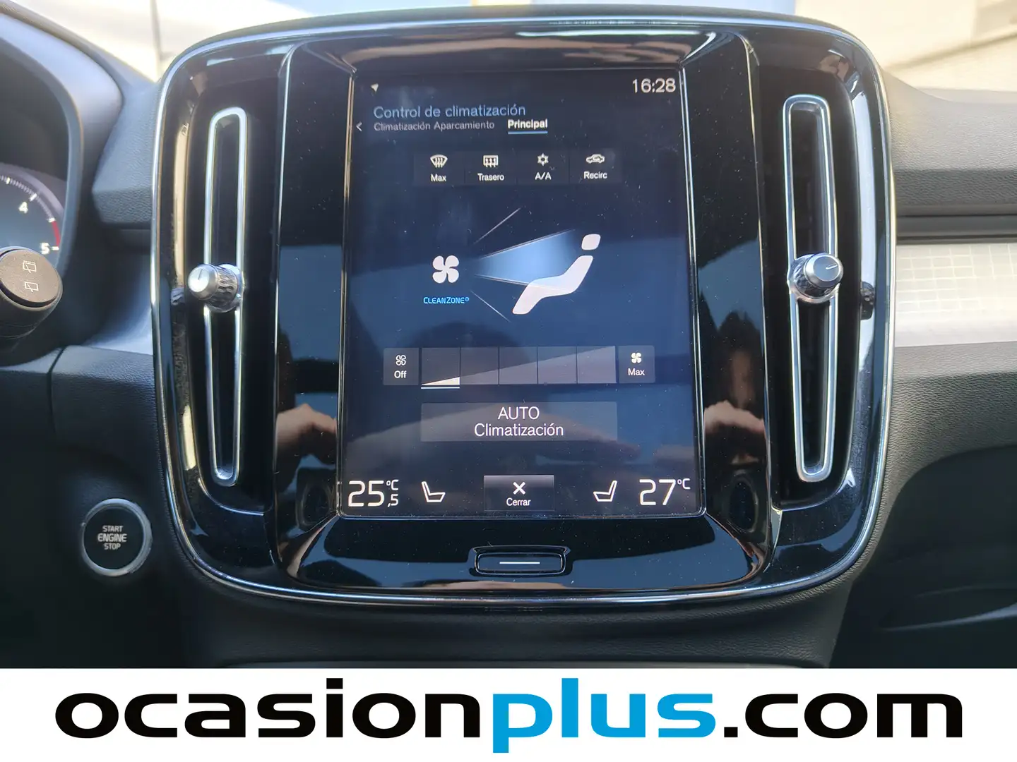 Foto Volvo XC40 Volvo XC40 D4 Momentum AWD Auto (190 CV)