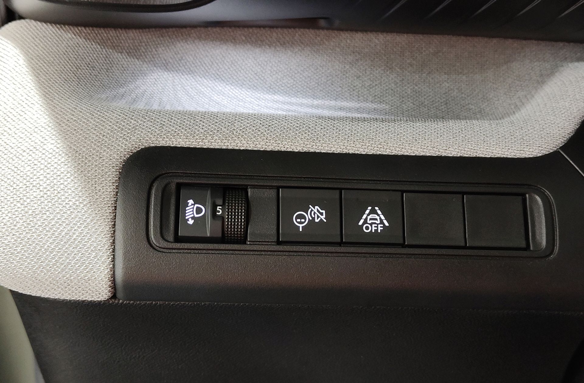 Citroën C3 Aircross Hybrid 145 Plus e-DCS6 - foto 12