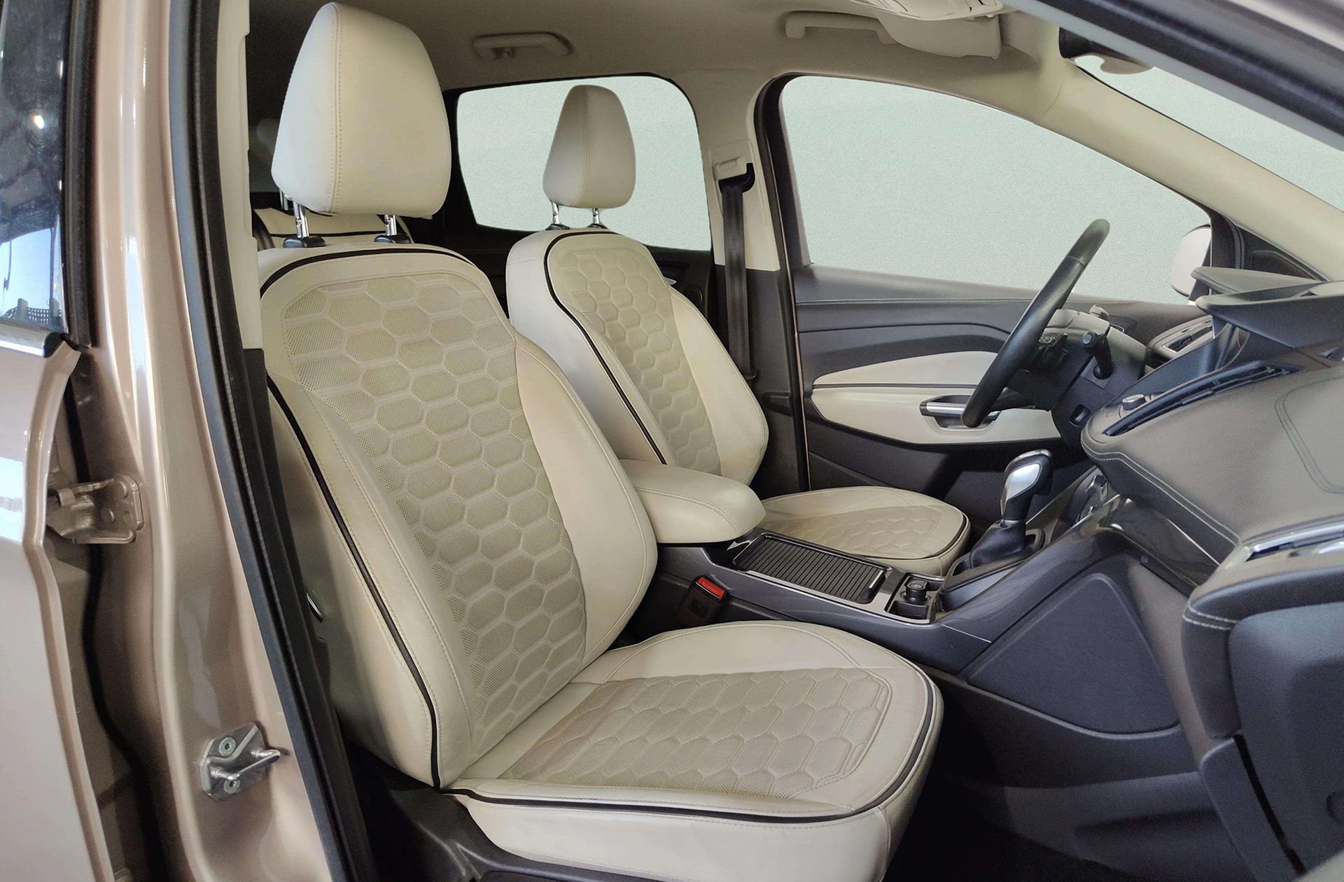 Ford Kuga 2.0 TDCi Vignale 4x4 Powershift - foto 20
