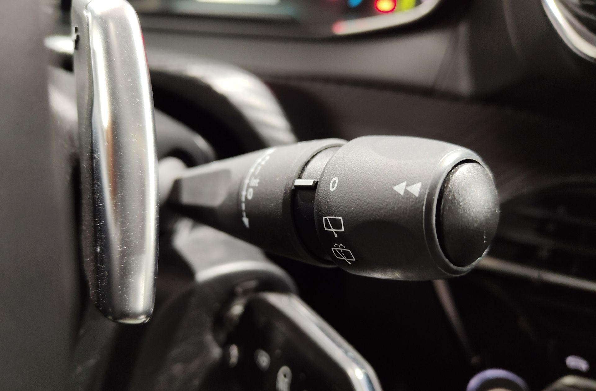 Peugeot 208 Style Hybrid 110 eDCS6 - foto 29