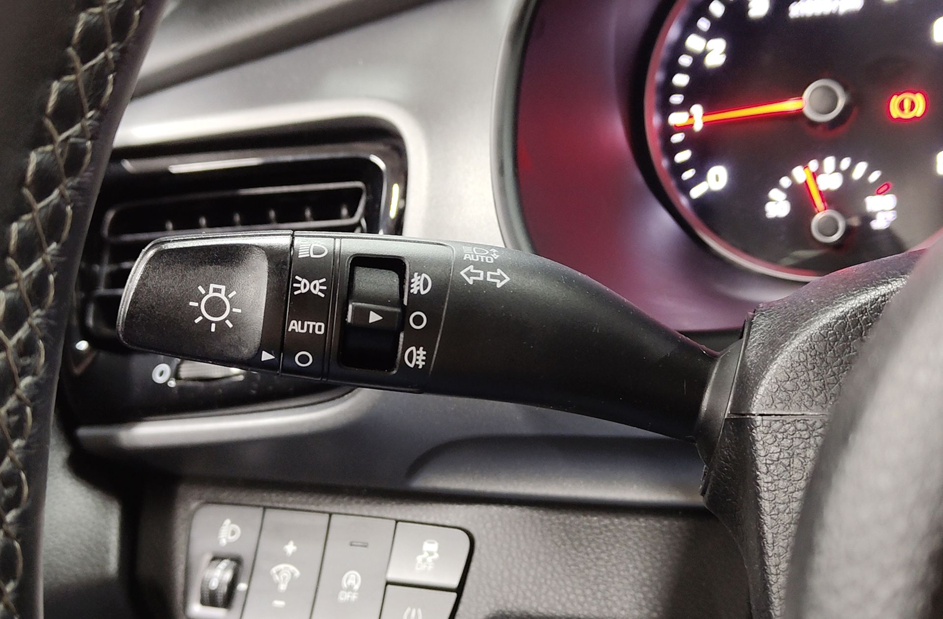 Kia Stonic 1.0 T-GDi MHEV Drive - foto 25