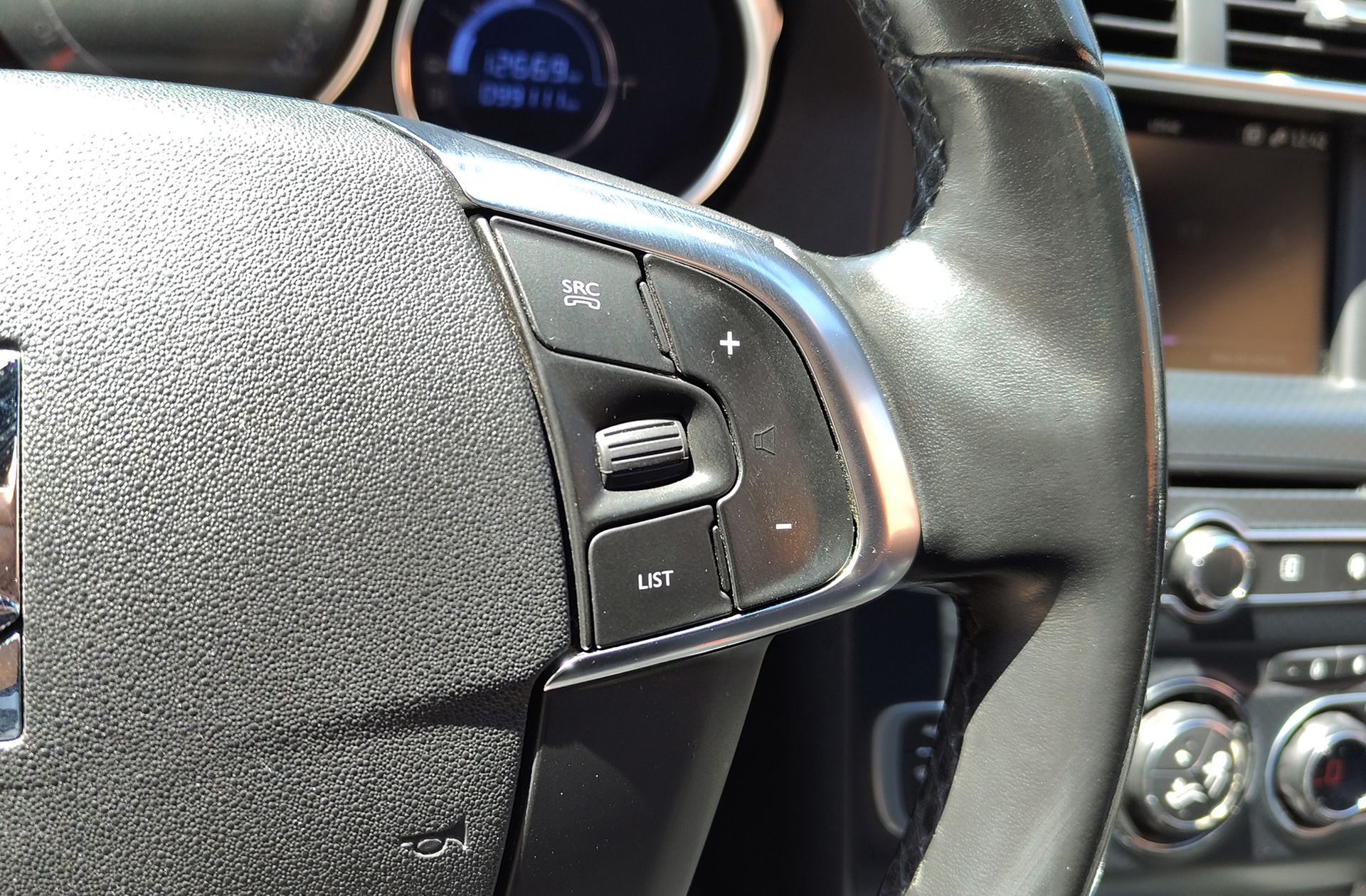 DS 4 Crossback 1.6 BlueHDi EAT6 Style - foto 28