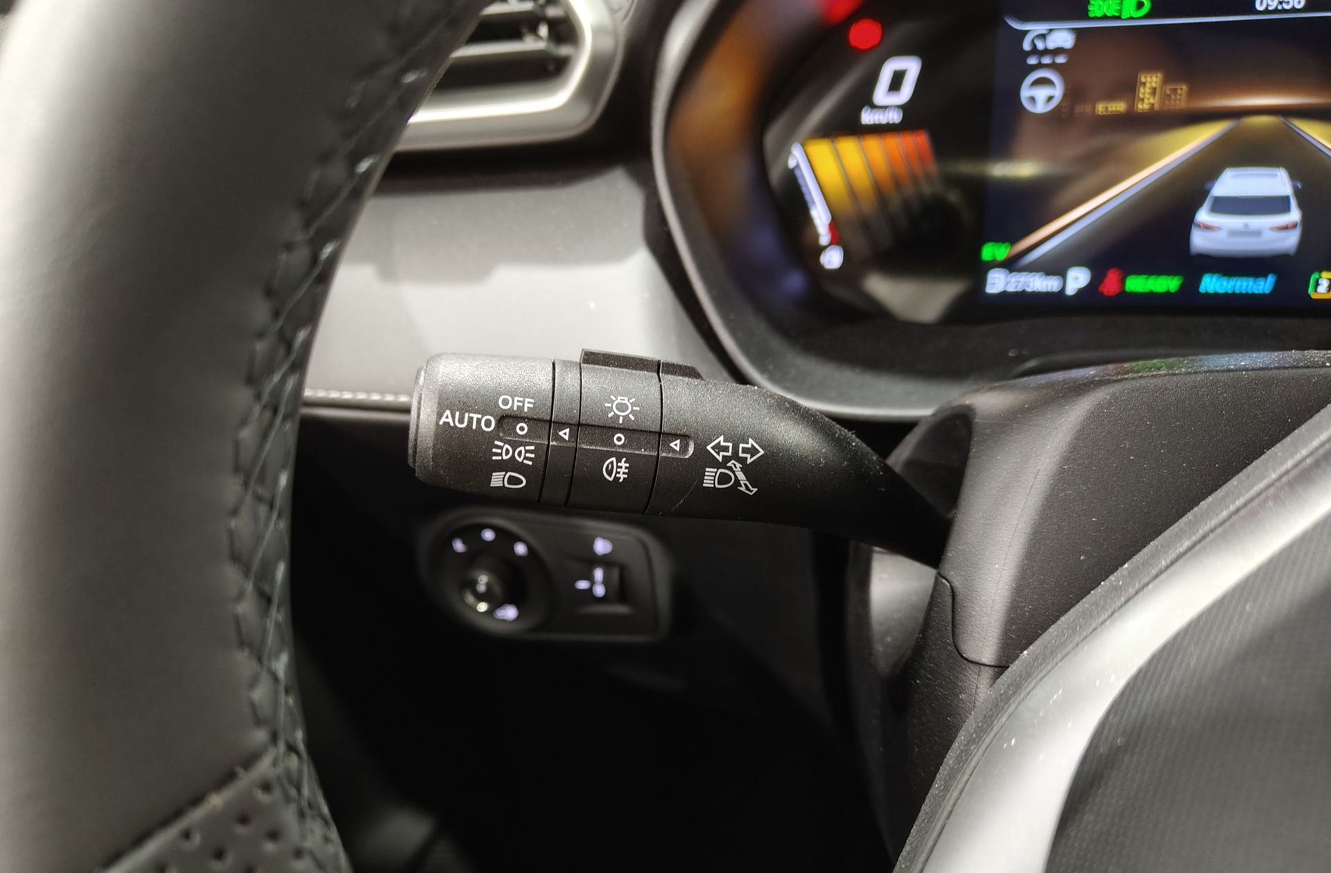 MG ZS 1.5 Hybrid+ Luxury - foto 26