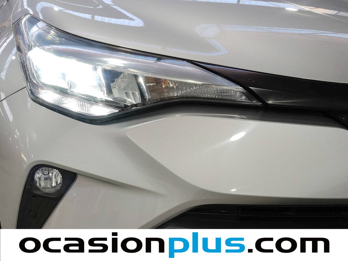 Equipamiento del Toyota C-HR Toyota C-HR 1.8 125H Advance (122 CV)