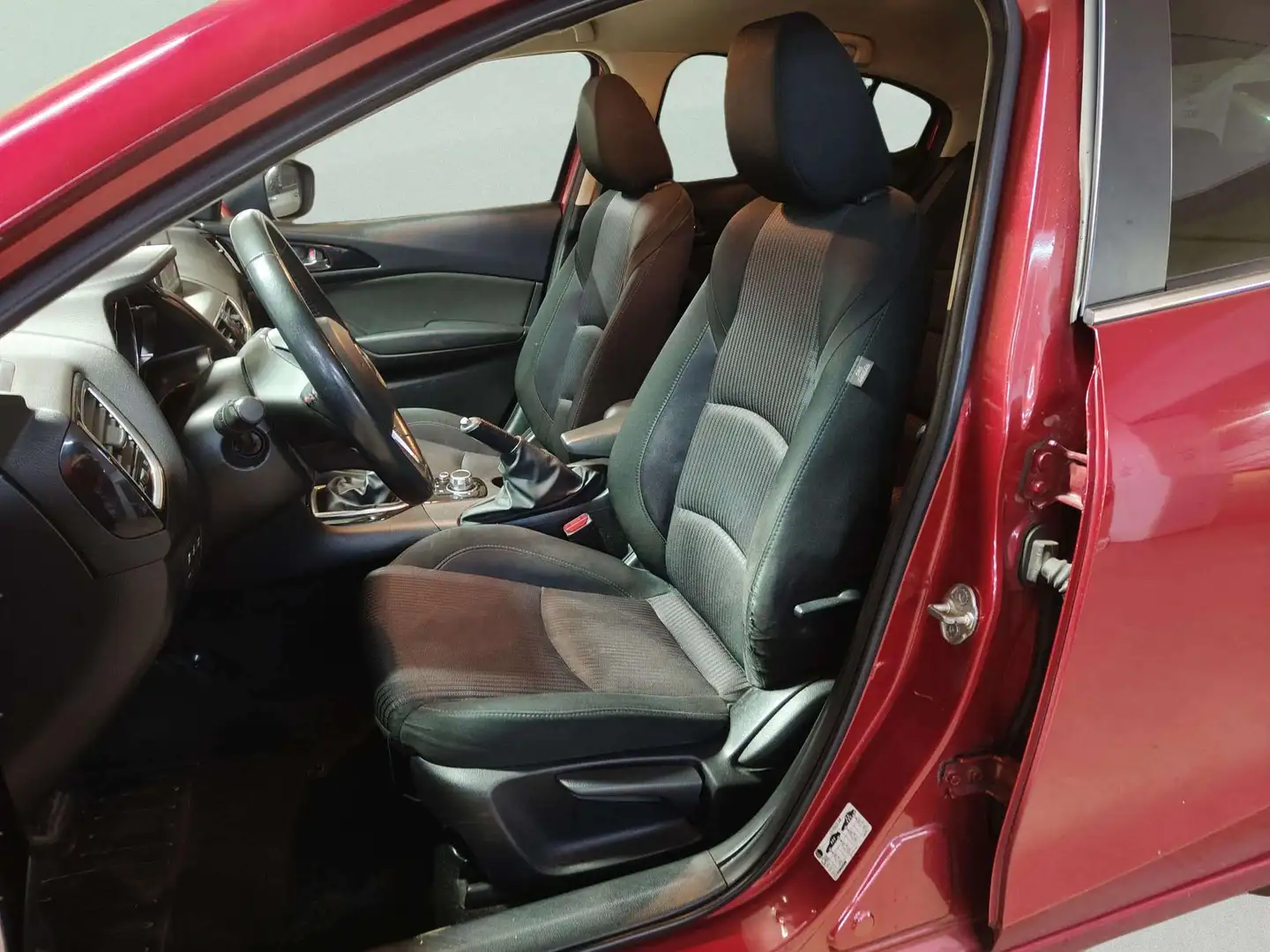 Foto Mazda Mazda3 Mazda Mazda 3 1.5 DE MT Luxury+Nav SportSedan (105 CV)