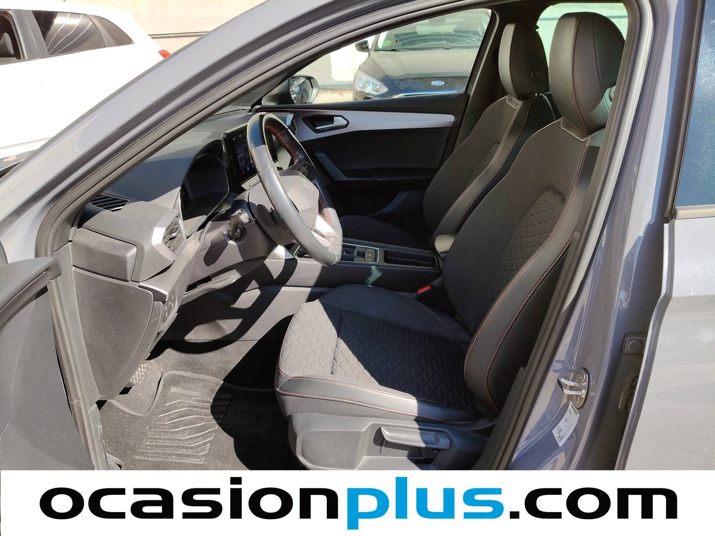 Foto asientos delanteros Seat León Seat León 1.5 eTSI S&S FR Special Edition Vision DSG (150 CV)