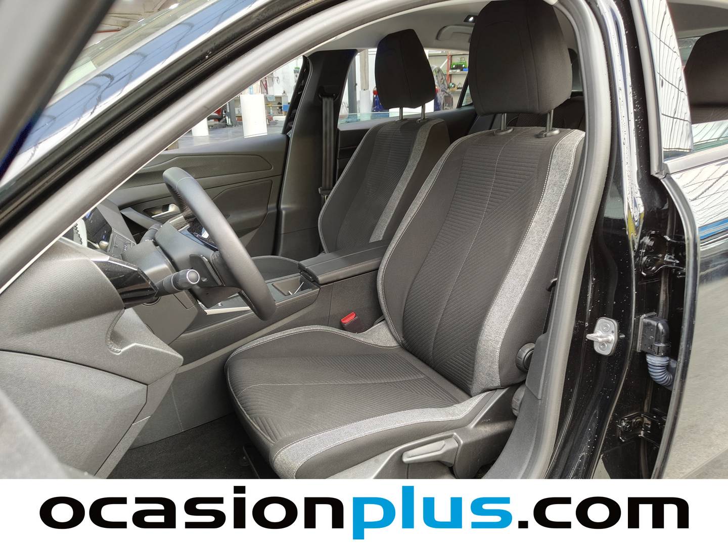 Foto Peugeot 308 Peugeot 308 PureTech 130 S&S Active Pack EAT8 (130 CV)