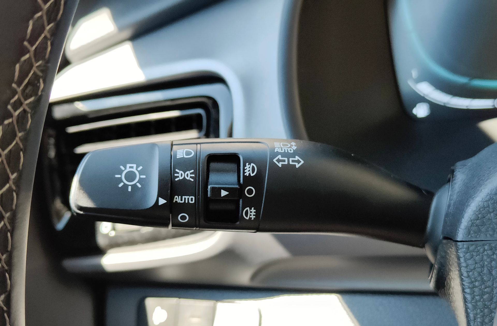 Kia Stonic 1.0 T-GDi MHEV Drive - foto 22