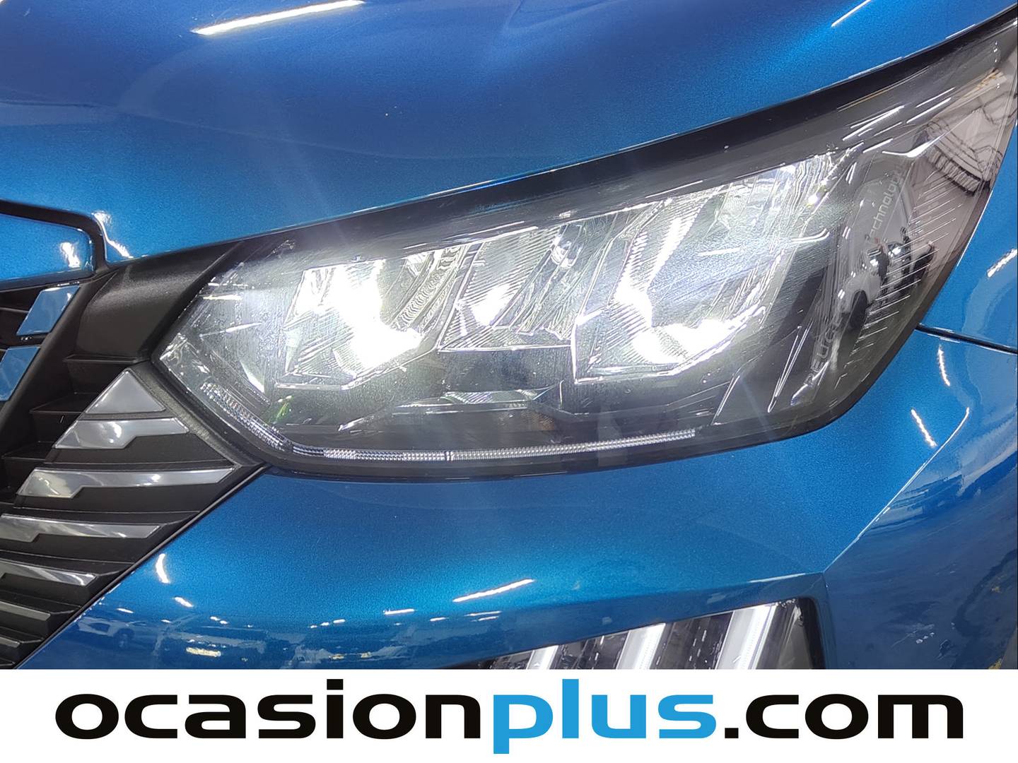 Foto Peugeot 2008 Peugeot 2008 Allure Hybrid eDCS6 (136 CV)