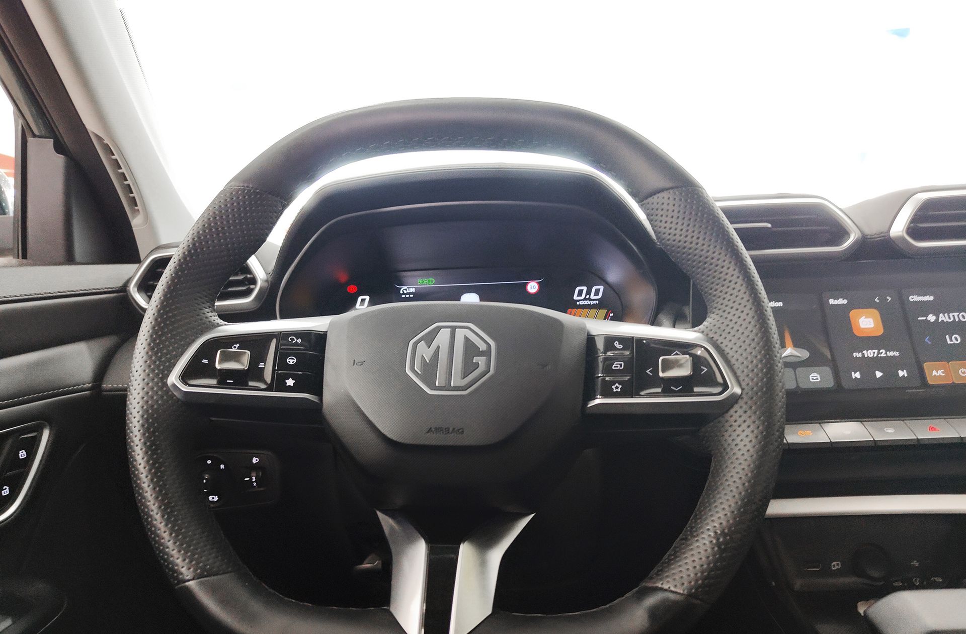 MG ZS 1.5 Hybrid+ Luxury - foto 25