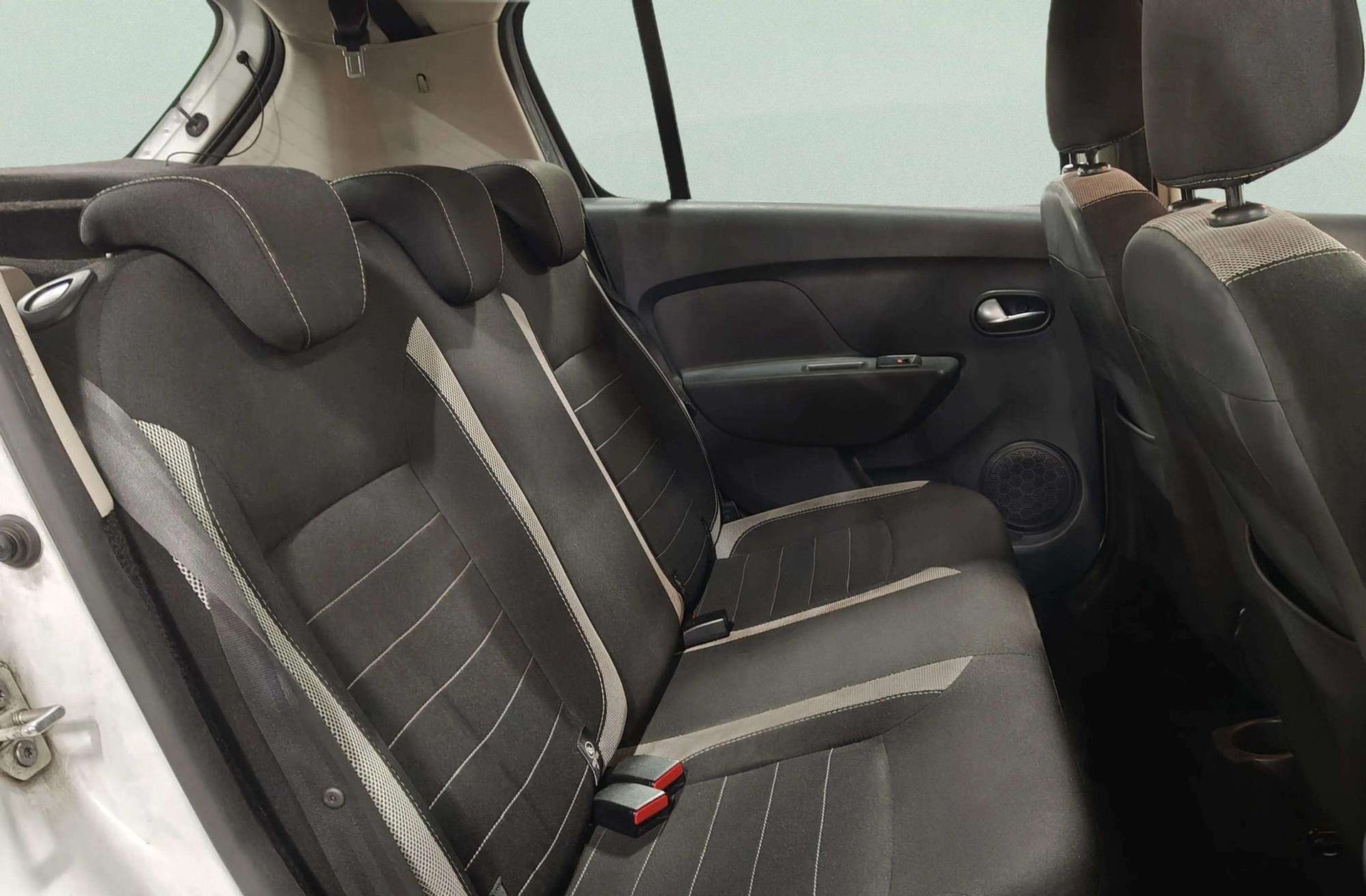 Dacia Sandero Stepway Comfort TCe - foto 16
