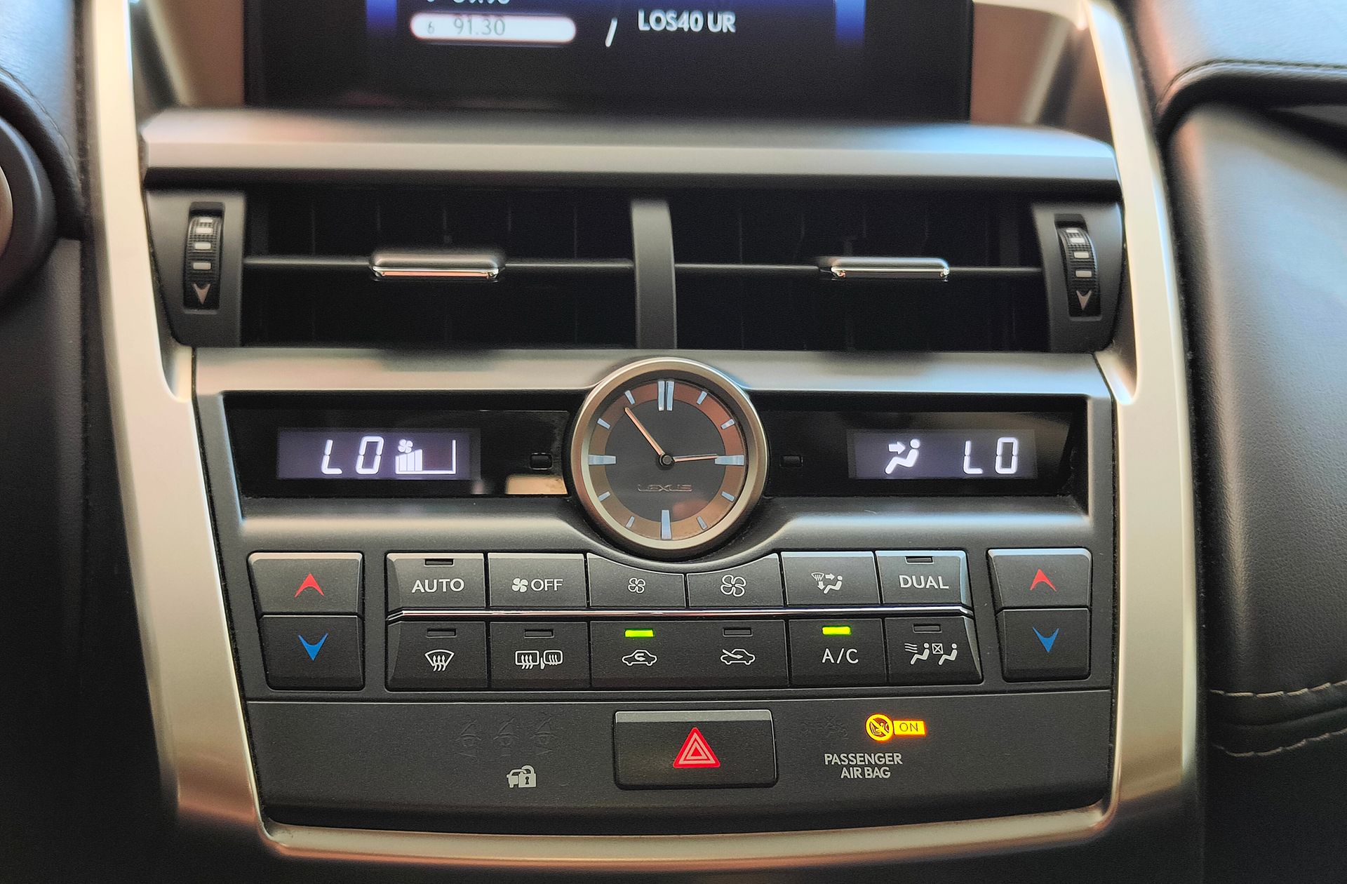 Lexus NX 300h Corporate 2WD - foto 31