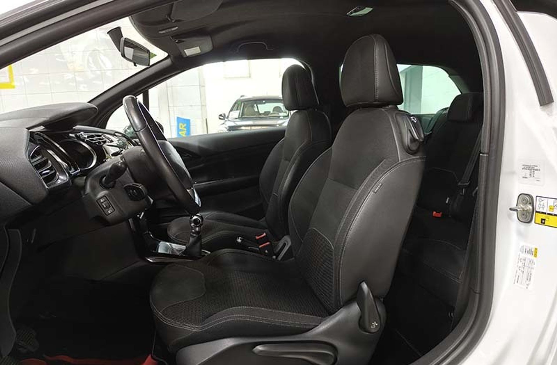 DS DS 3 PureTech 82 Desire - foto 9