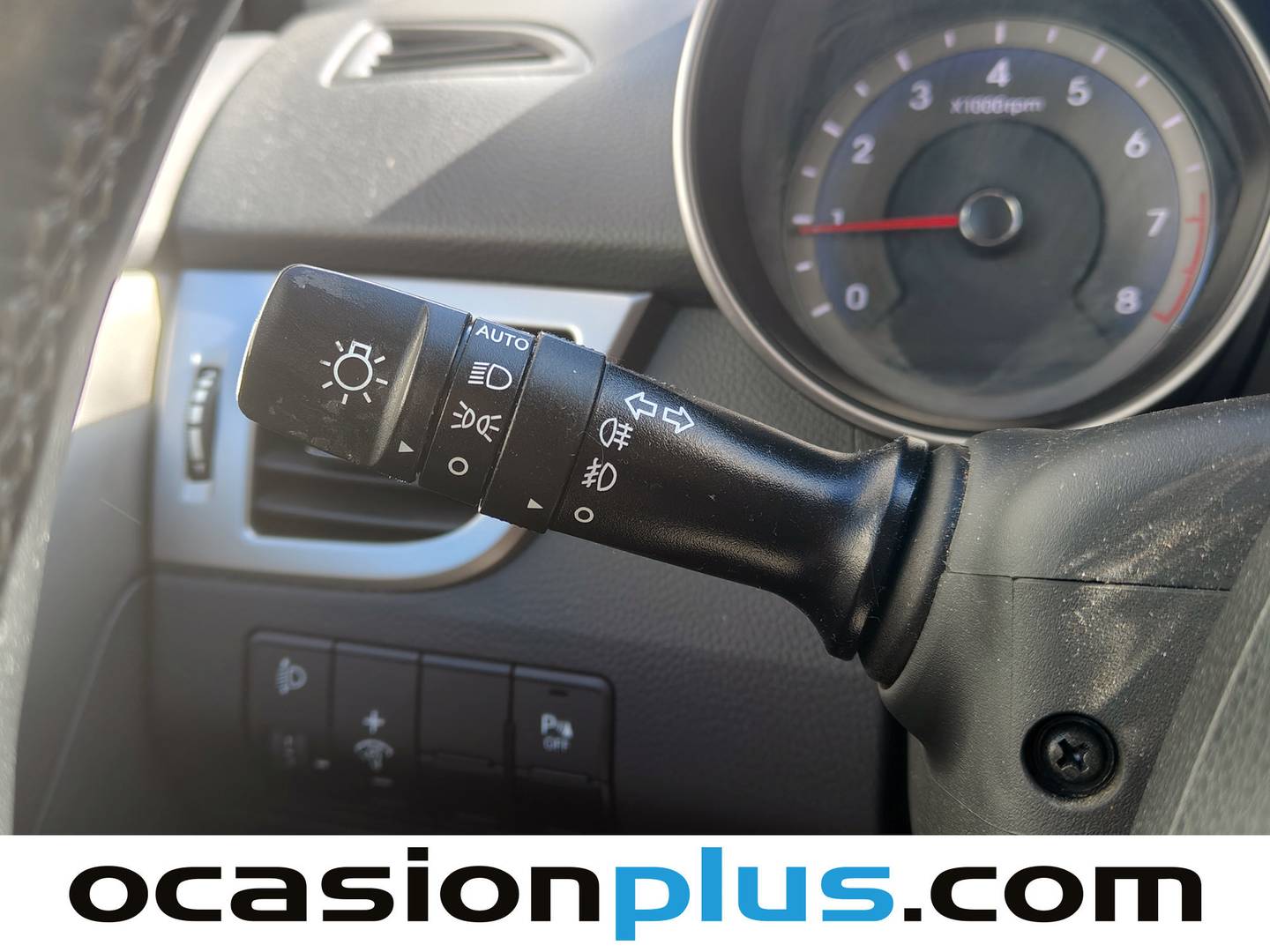 Equipamiento del Hyundai i30 Hyundai i30 1.4 Go ! (100 CV)