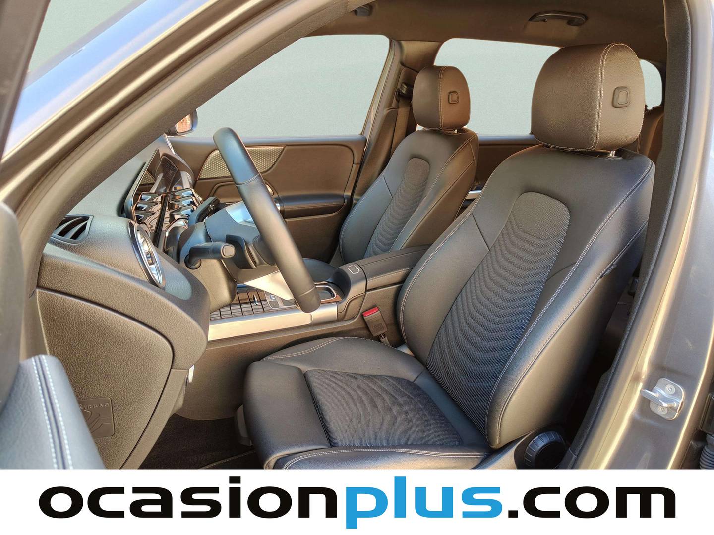 Foto asientos delanteros Mercedes GLB Mercedes-Benz GLB 200 d (150 CV) 7 Plazas