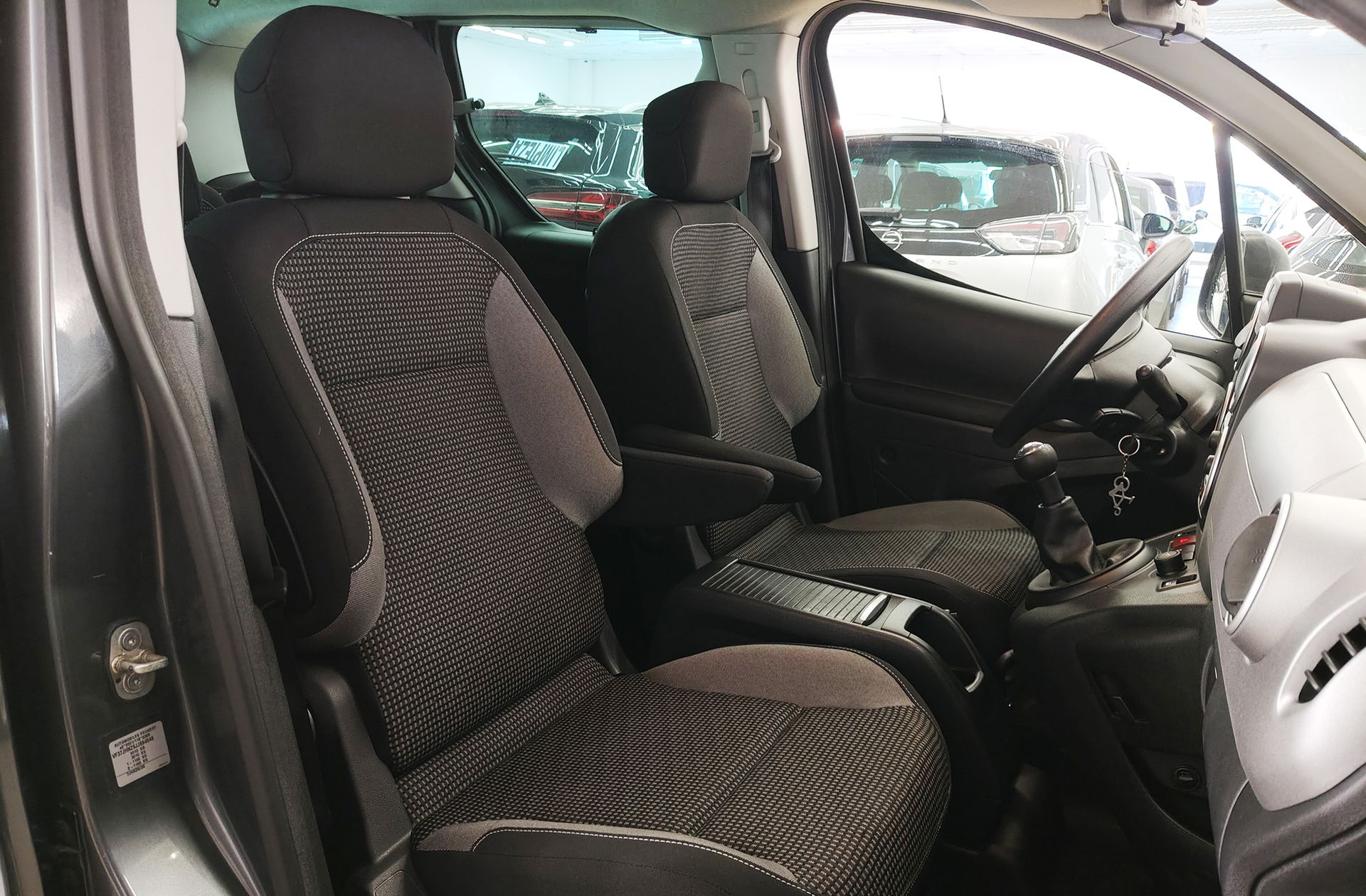 Peugeot Partner Tepee Combi 1.2 PureTech Adventure Edition - foto 17