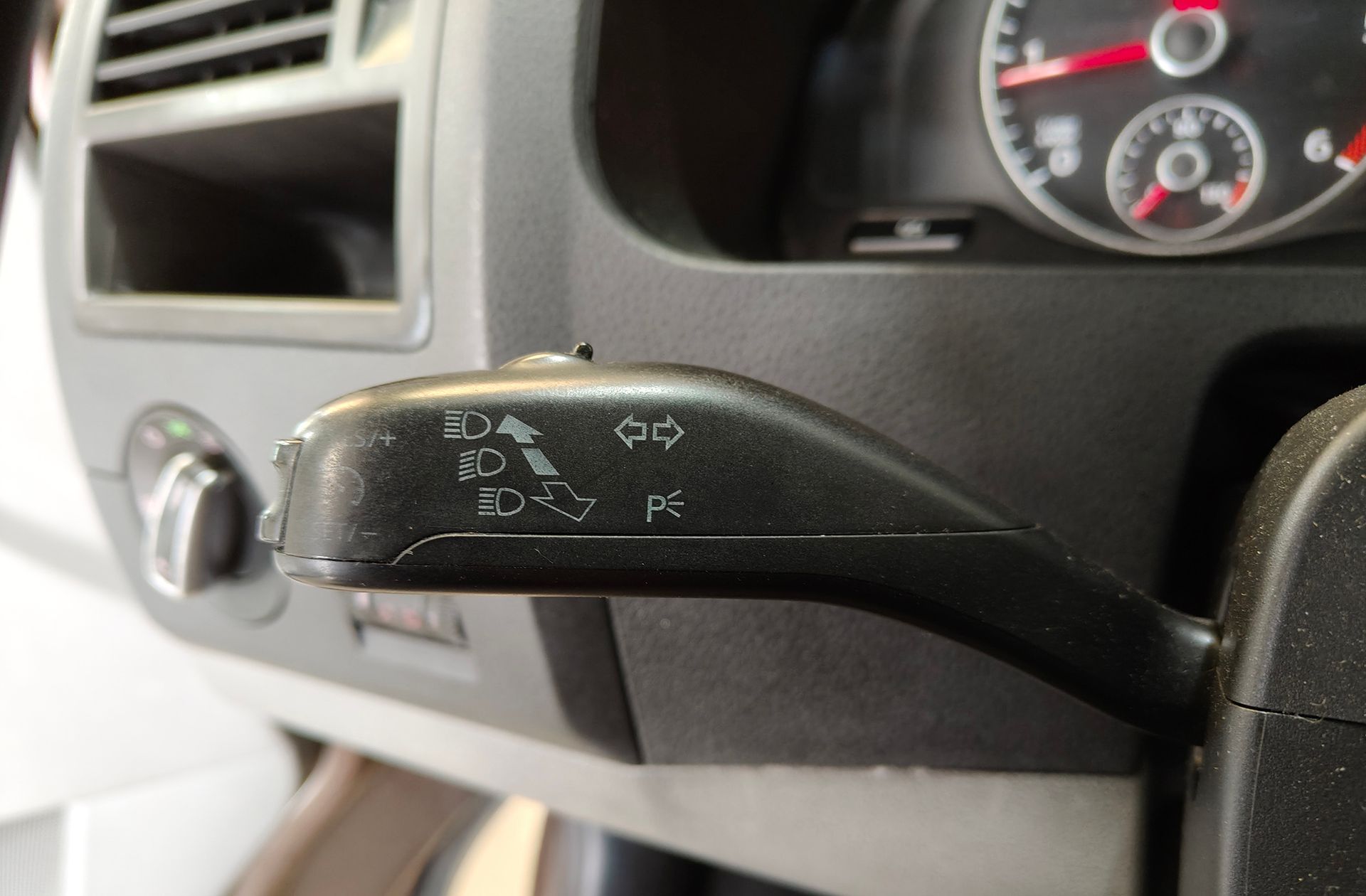 Volkswagen Caravelle Comfortline Batalla Corta 2.0 BiTDI 4Motion DSG 9 plazas - foto 19