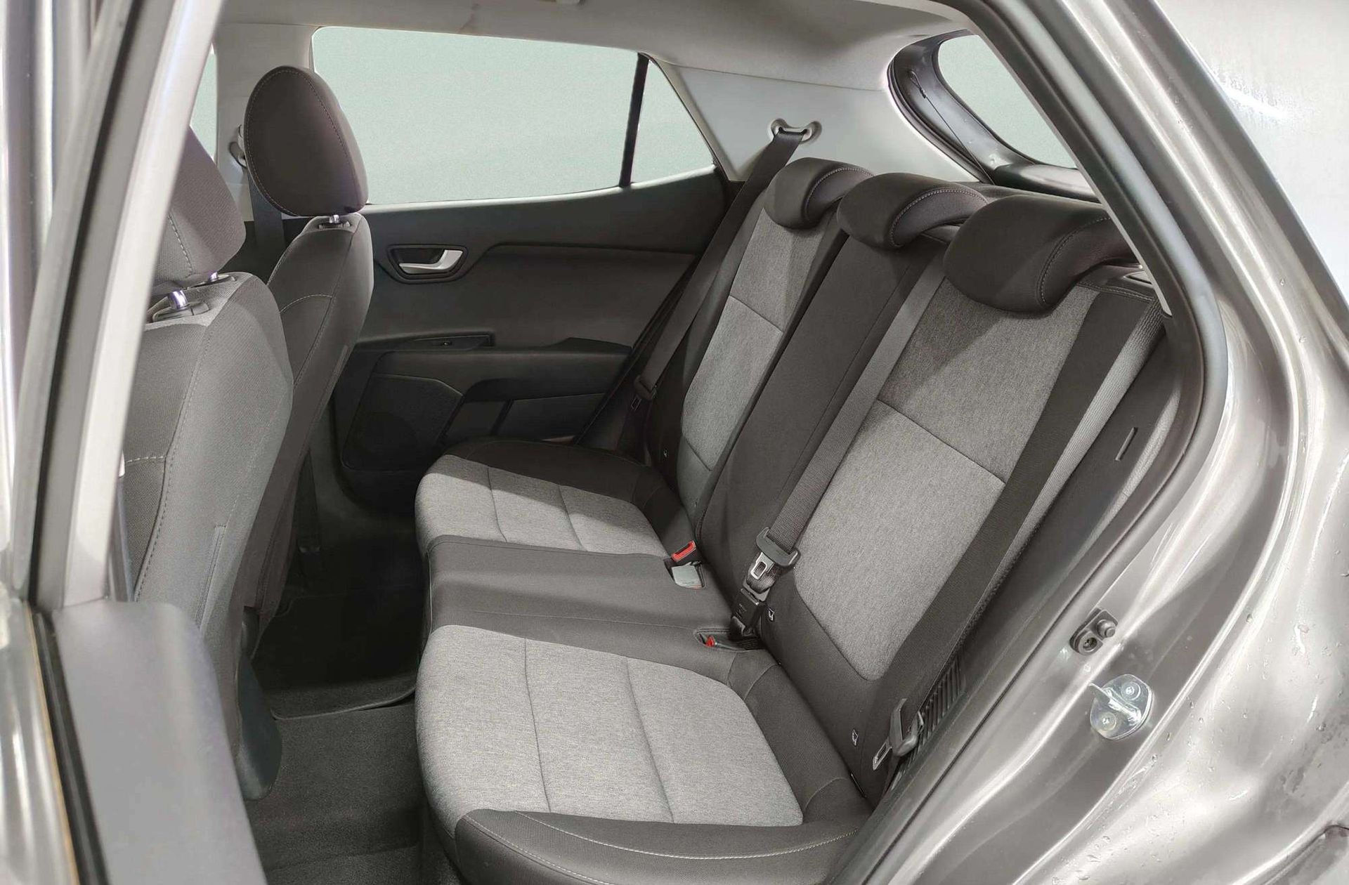 Kia Stonic 1.0 T-GDi MHEV Concept - foto 13