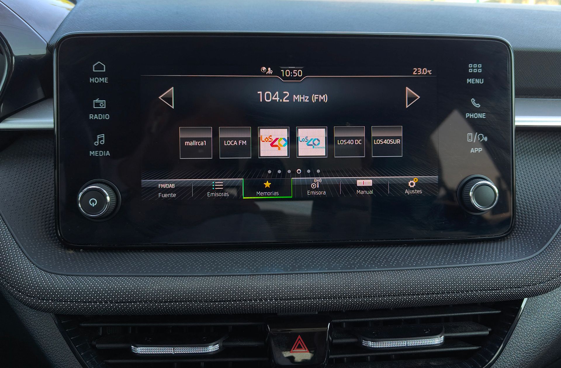 Škoda Fabia 1.0 TSI Selection - foto 33