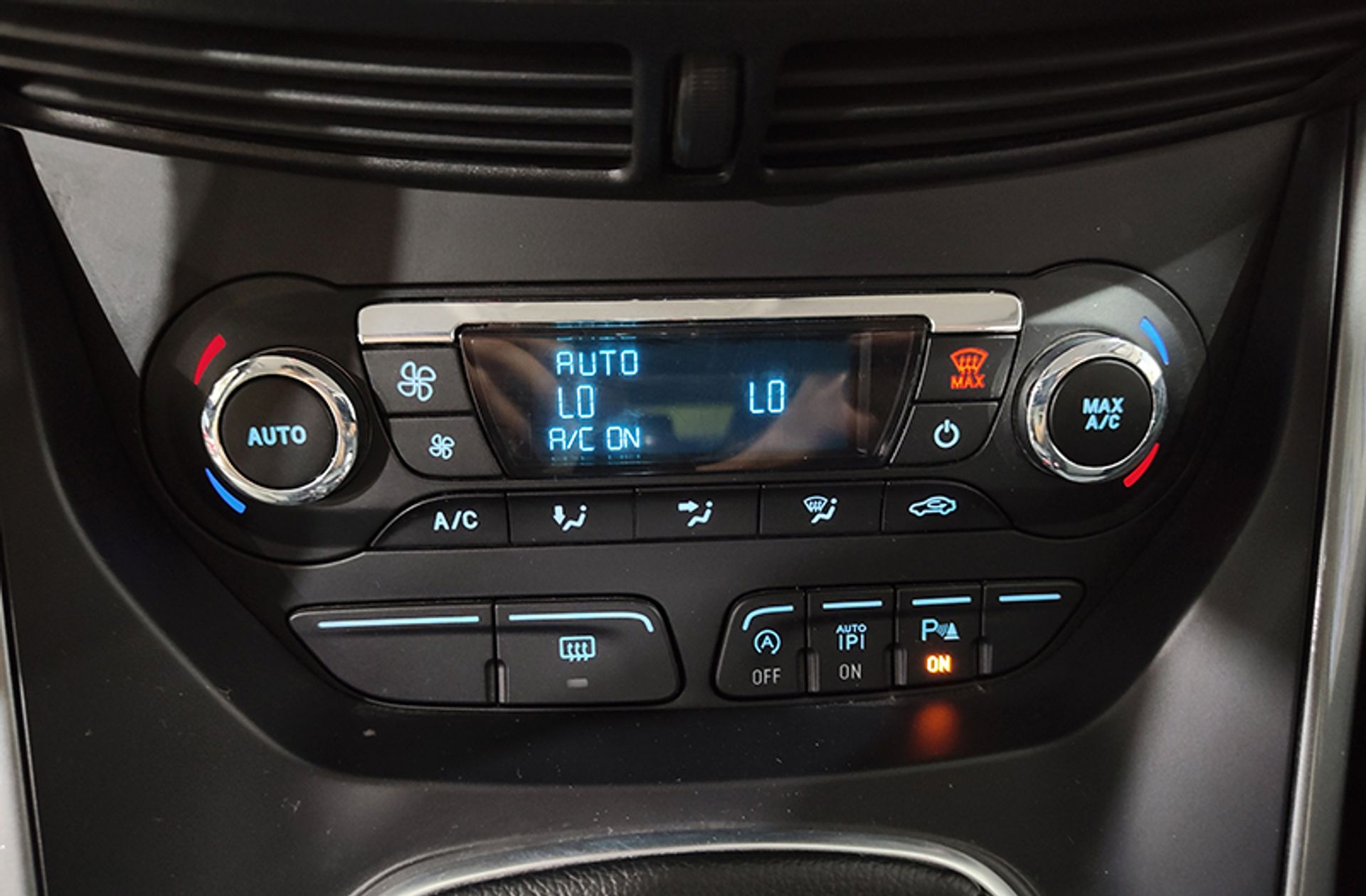Ford C-Max 1.0 EcoBoost Titanium - foto 21