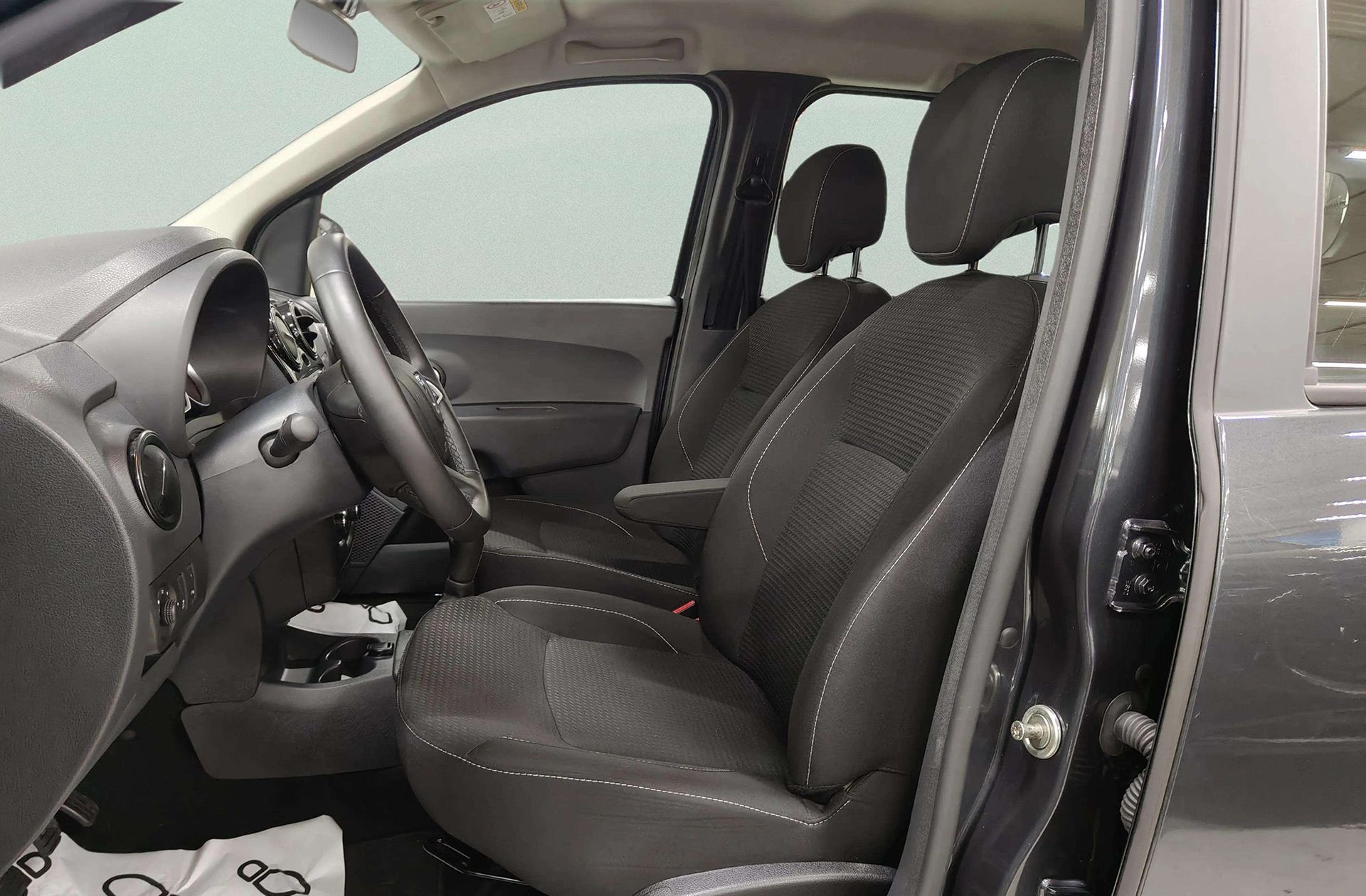 Dacia Lodgy Laureate TCe - foto 11