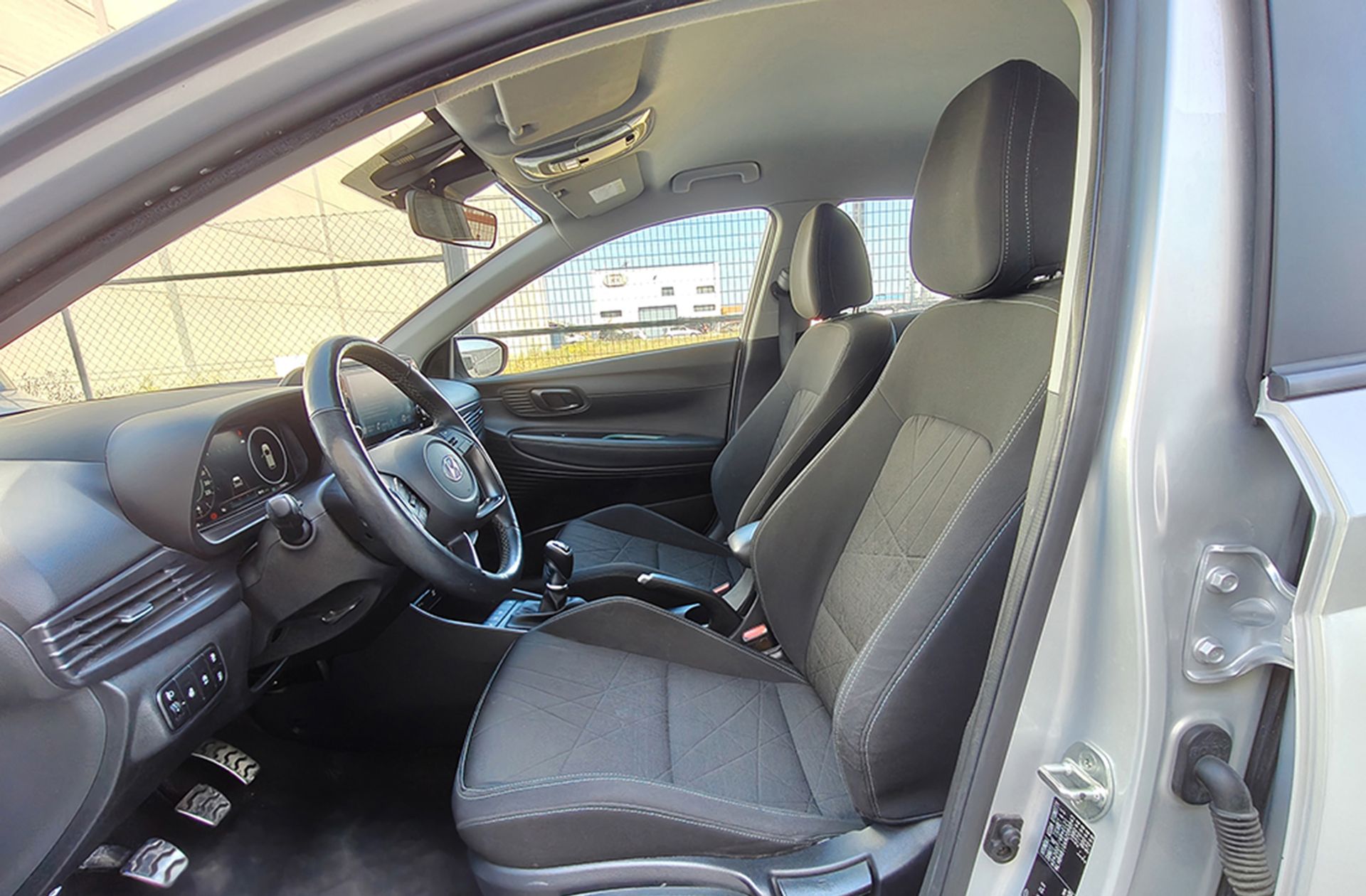 Hyundai Bayon 1.0 T-GDi 48V Tecno - foto 14
