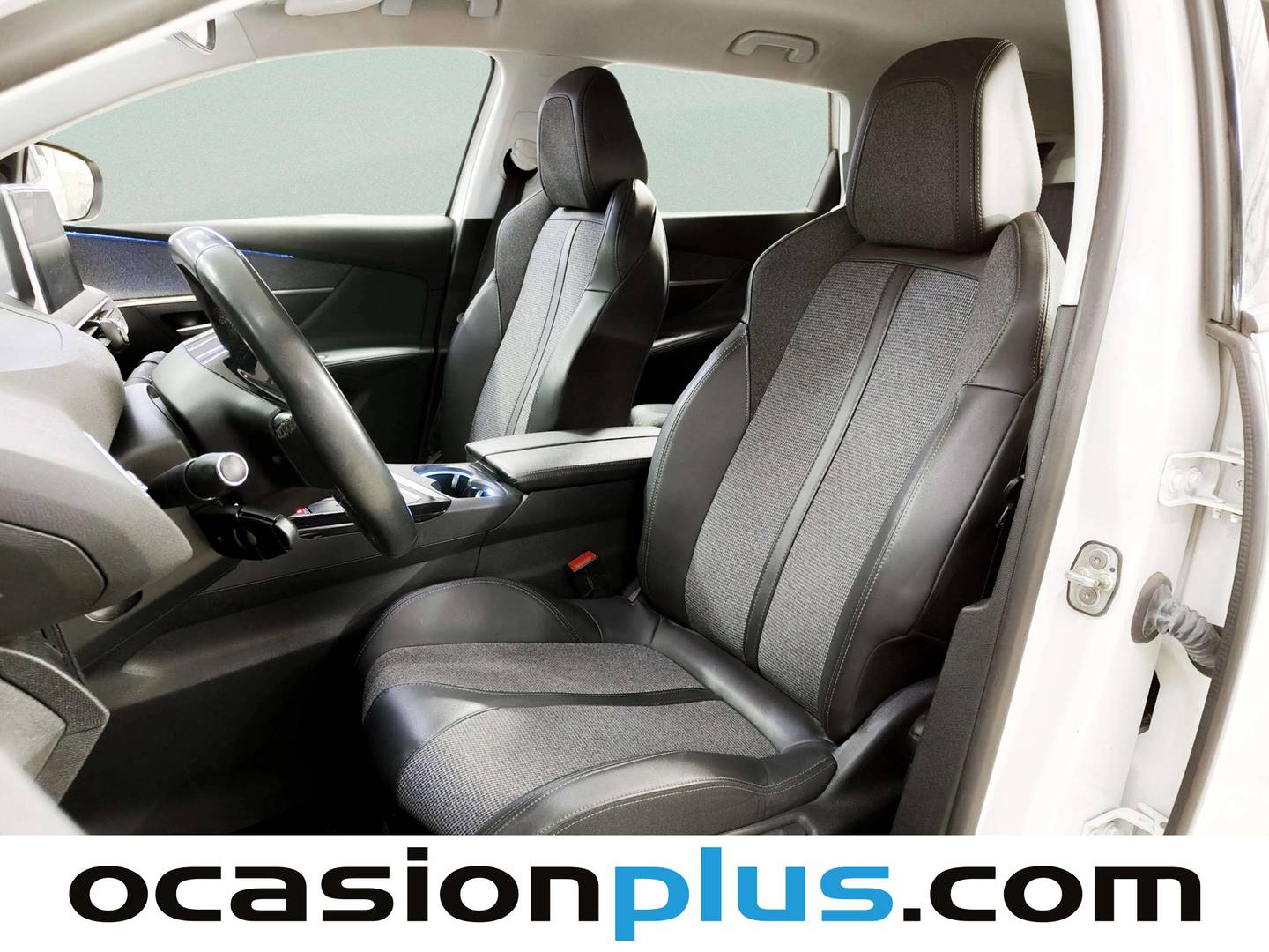 Foto asientos delanteros Peugeot 5008 Peugeot 5008 BlueHDi 130 S&S Allure (130 CV)