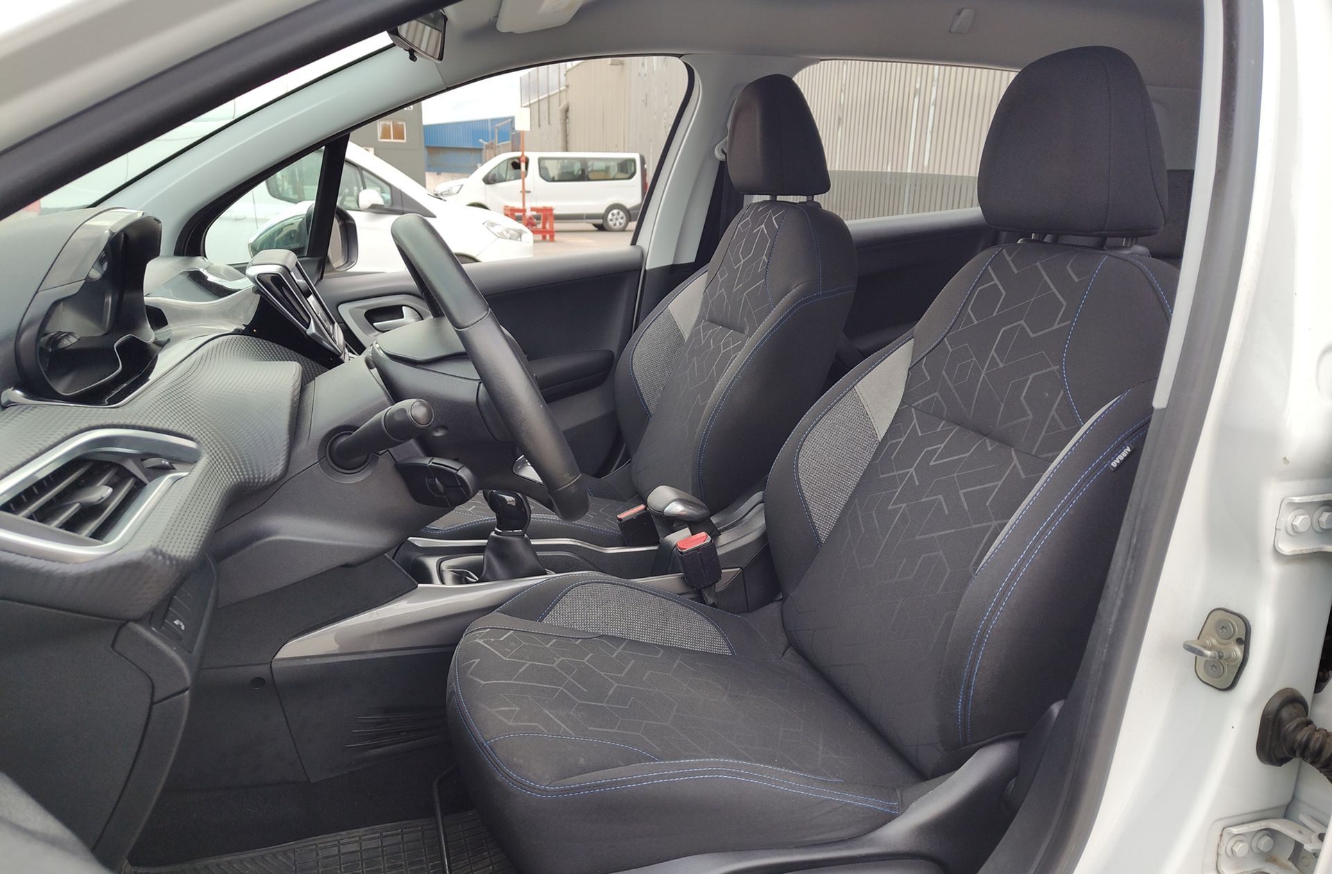 Peugeot 2008 PureTech 82 Style - foto 11
