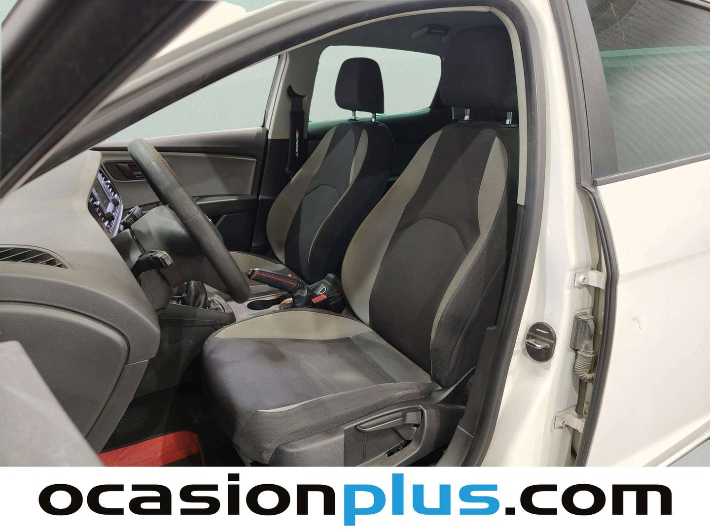 Foto asientos delanteros Seat León Seat León 1.6 TDI S&S Ecomotive Reference (110 CV)