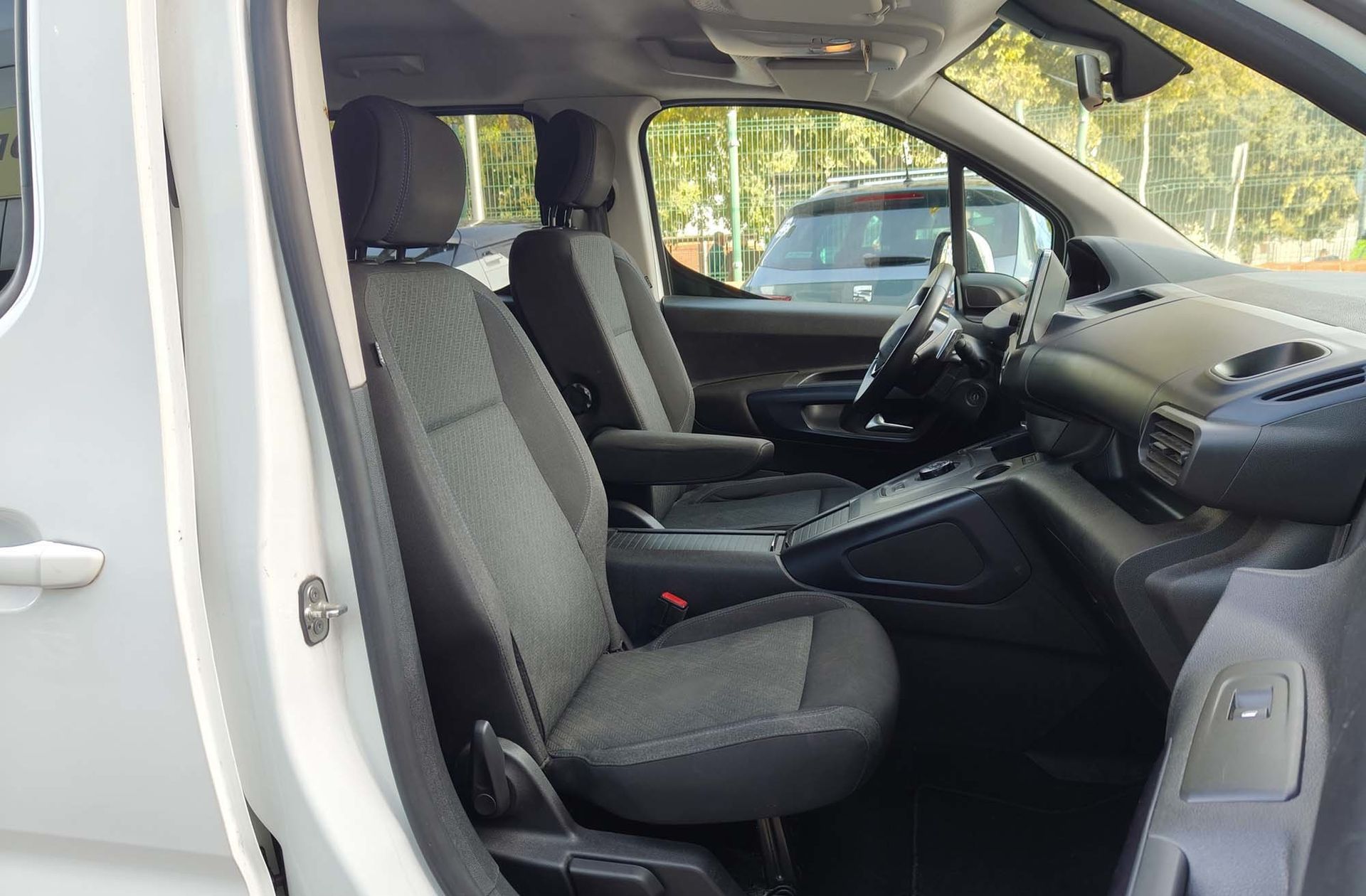 Peugeot Rifter Allure Standard PureTech EAT8 - foto 15