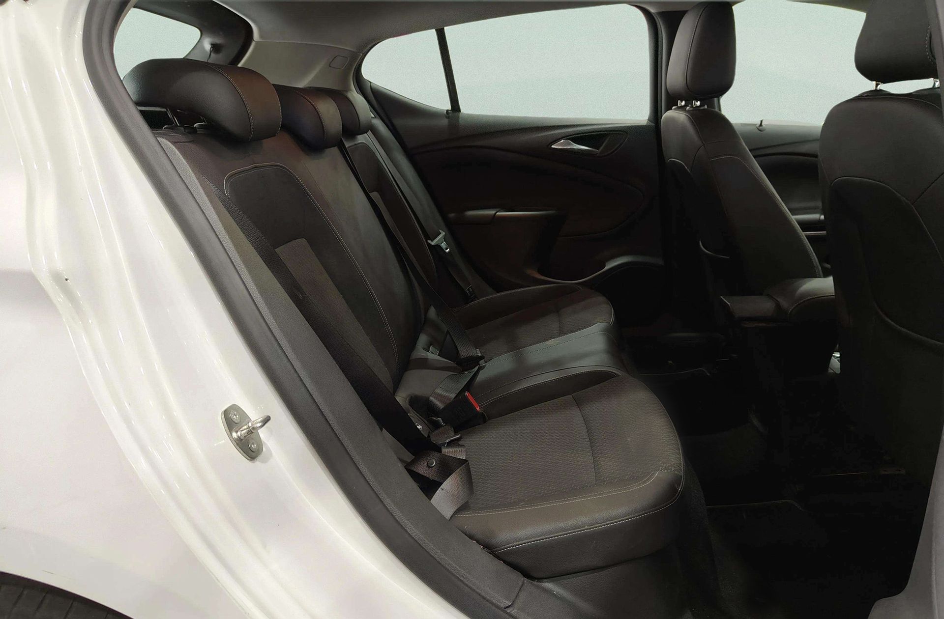 Opel Astra 1.4 Turbo Excellence - foto 16