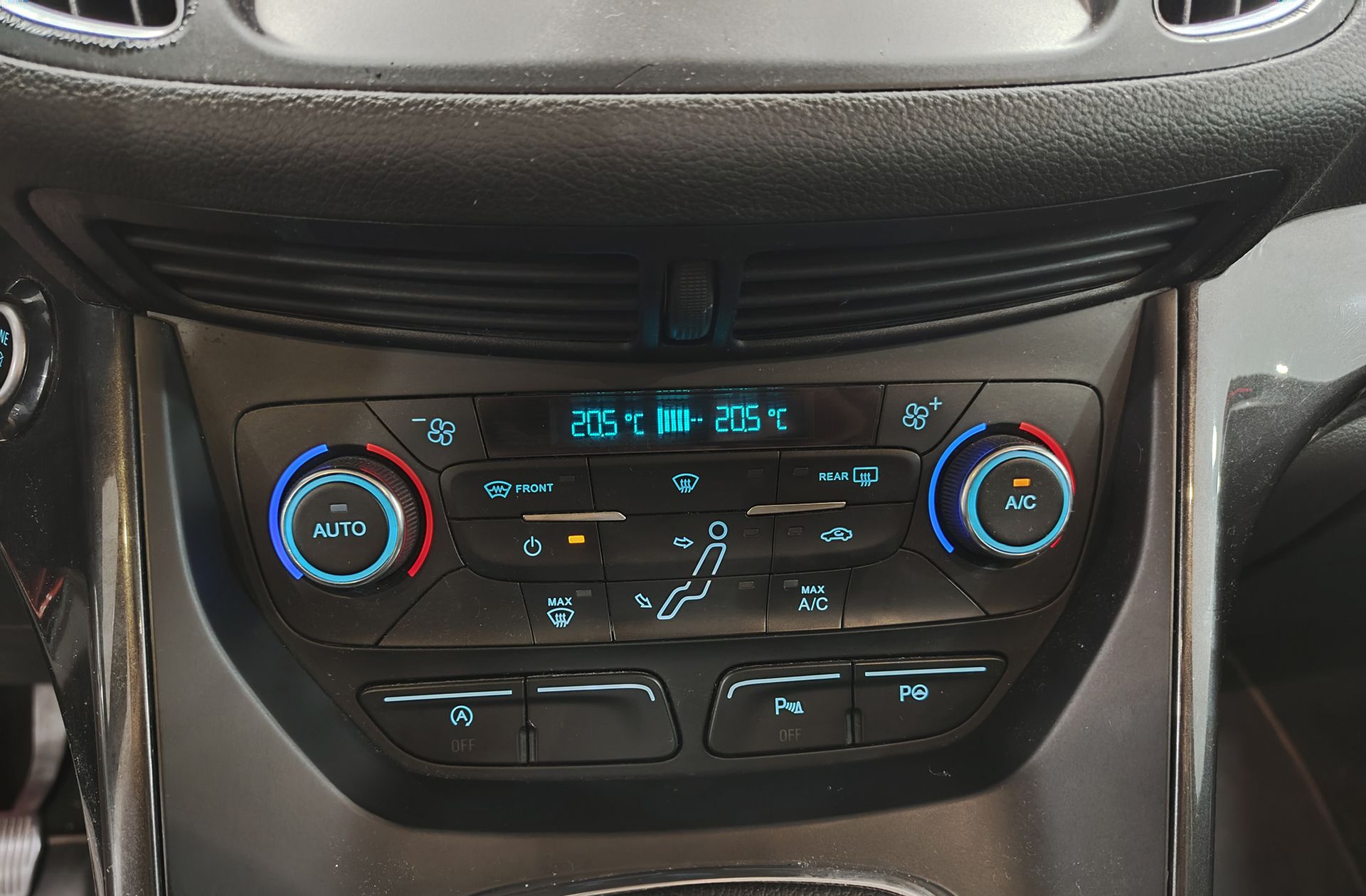 Ford Grand C-Max 1.0 EcoBoost Titanium - foto 31