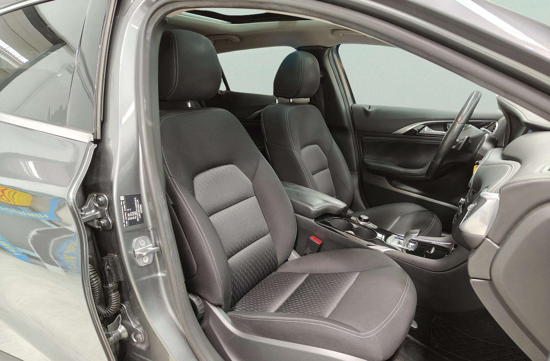 Infiniti QX30 2.2D Premium AWD 7DCT - foto 23