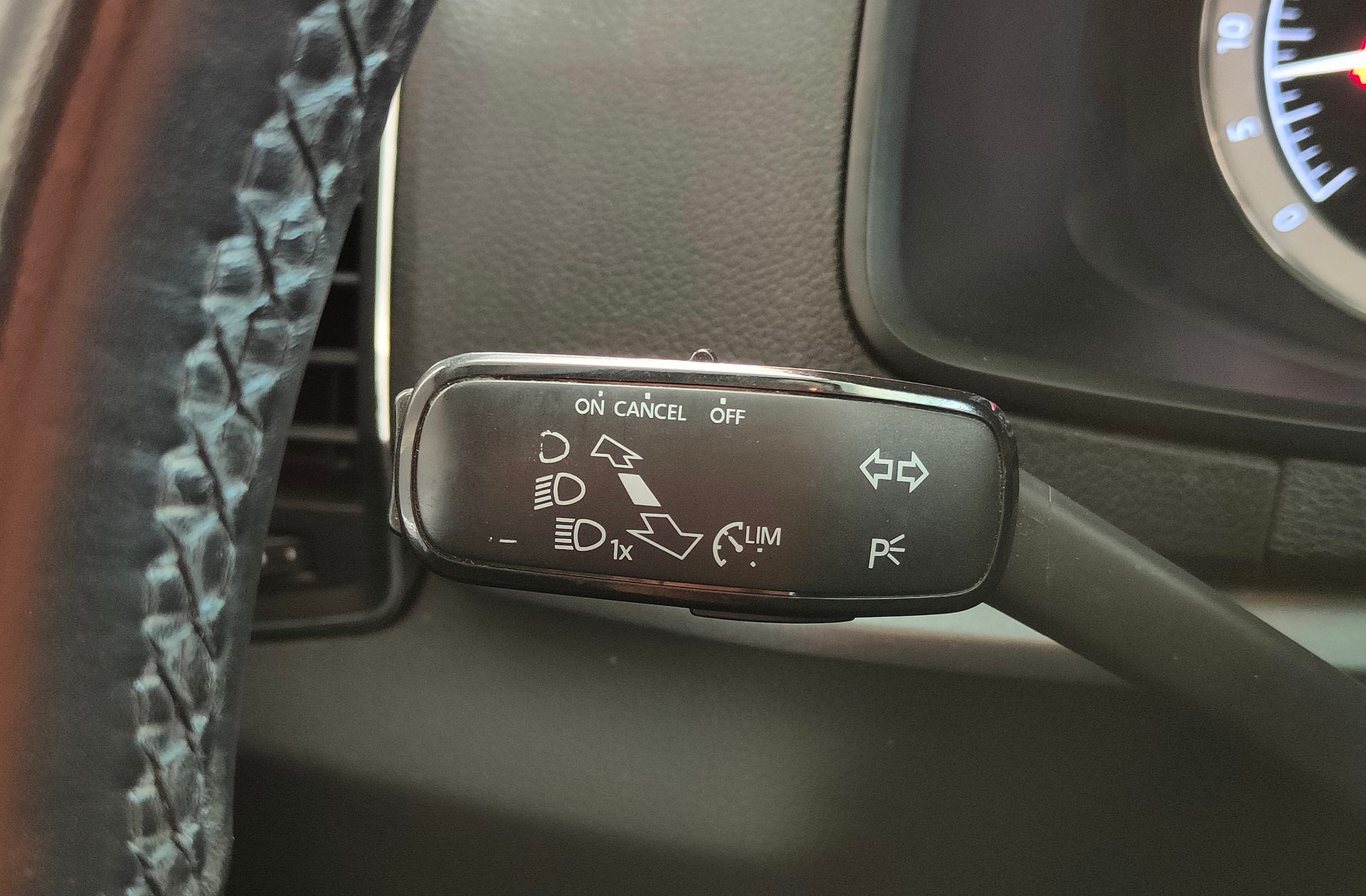 Škoda Karoq 1.6 TDI Ambition - foto 28