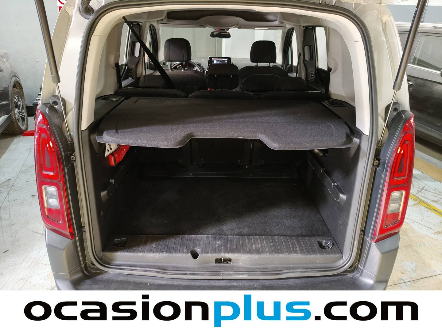 Foto asientos delanteros Citroën Berlingo Citroen Berlingo BlueHDi 130 S&S Talla M Feel Pack (130 CV)