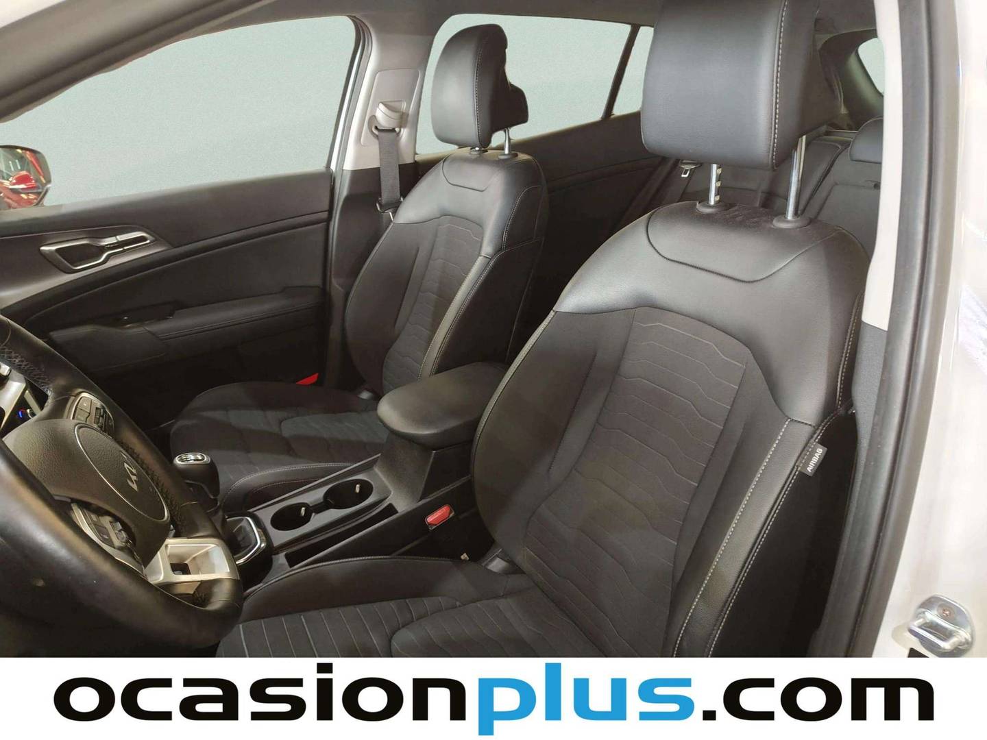 Foto asientos delanteros KIA Sportage KIA Sportage 1.6 T-GDi MHEV Tech 4x2 (150 CV)