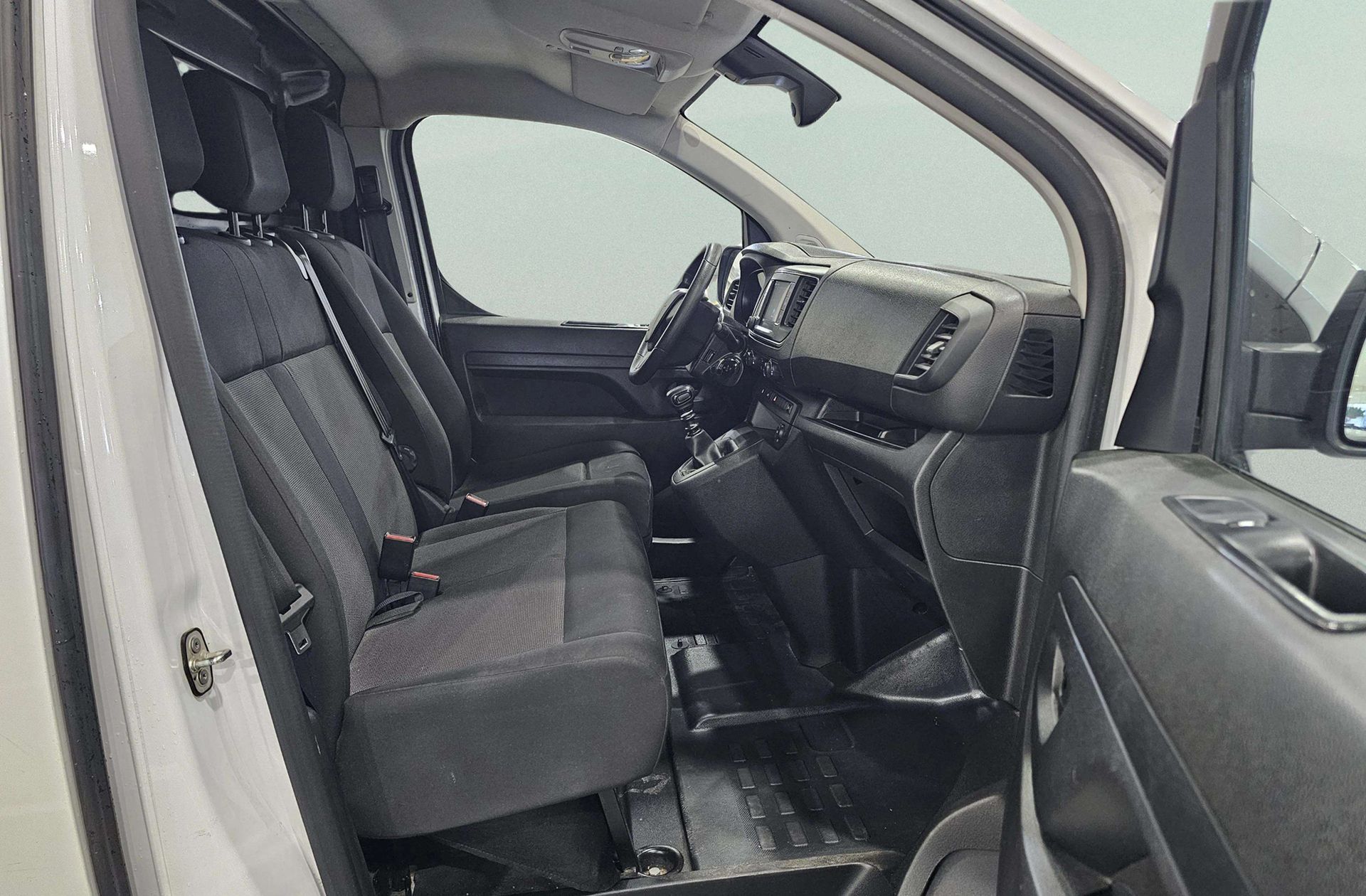 Peugeot Expert Furgon BlueHDi 100 Standard - foto 16