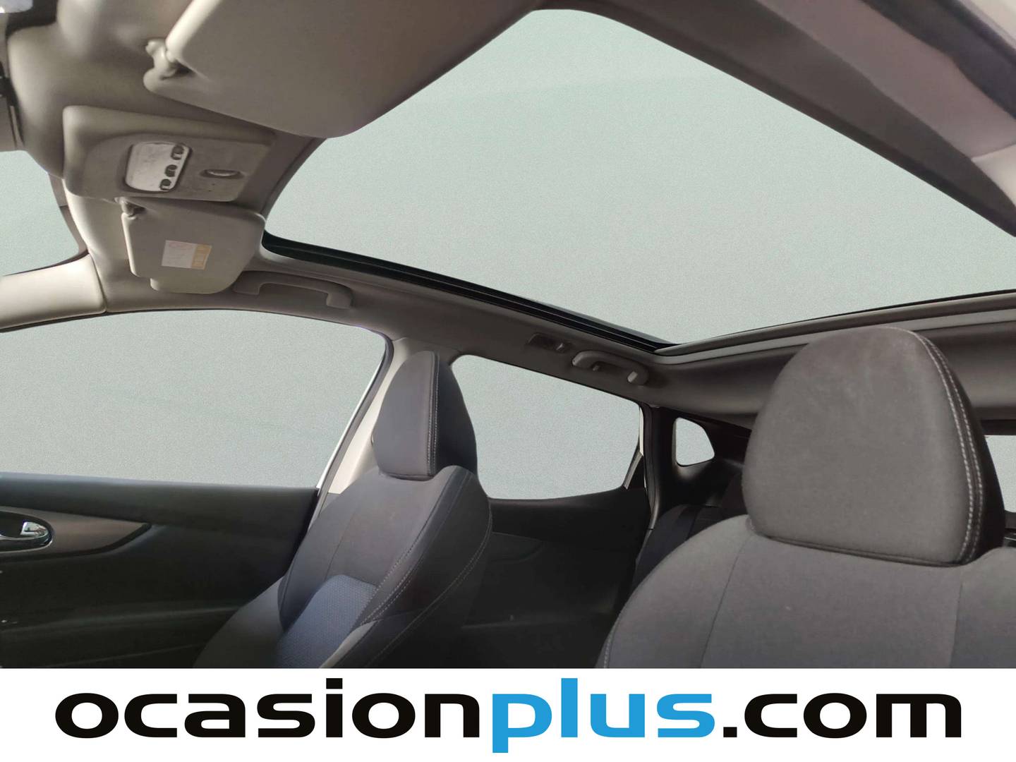 Extras y acabados del Nissan QASHQAI Nissan Qashqai DIG-T 140 N-Connecta 4x2 (140 CV)