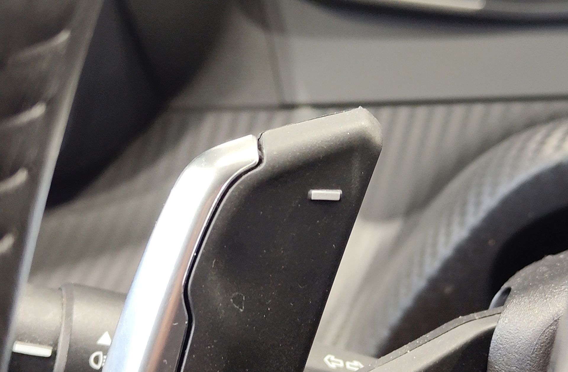 Peugeot 2008 Allure Hybrid eDCS6 - foto 24